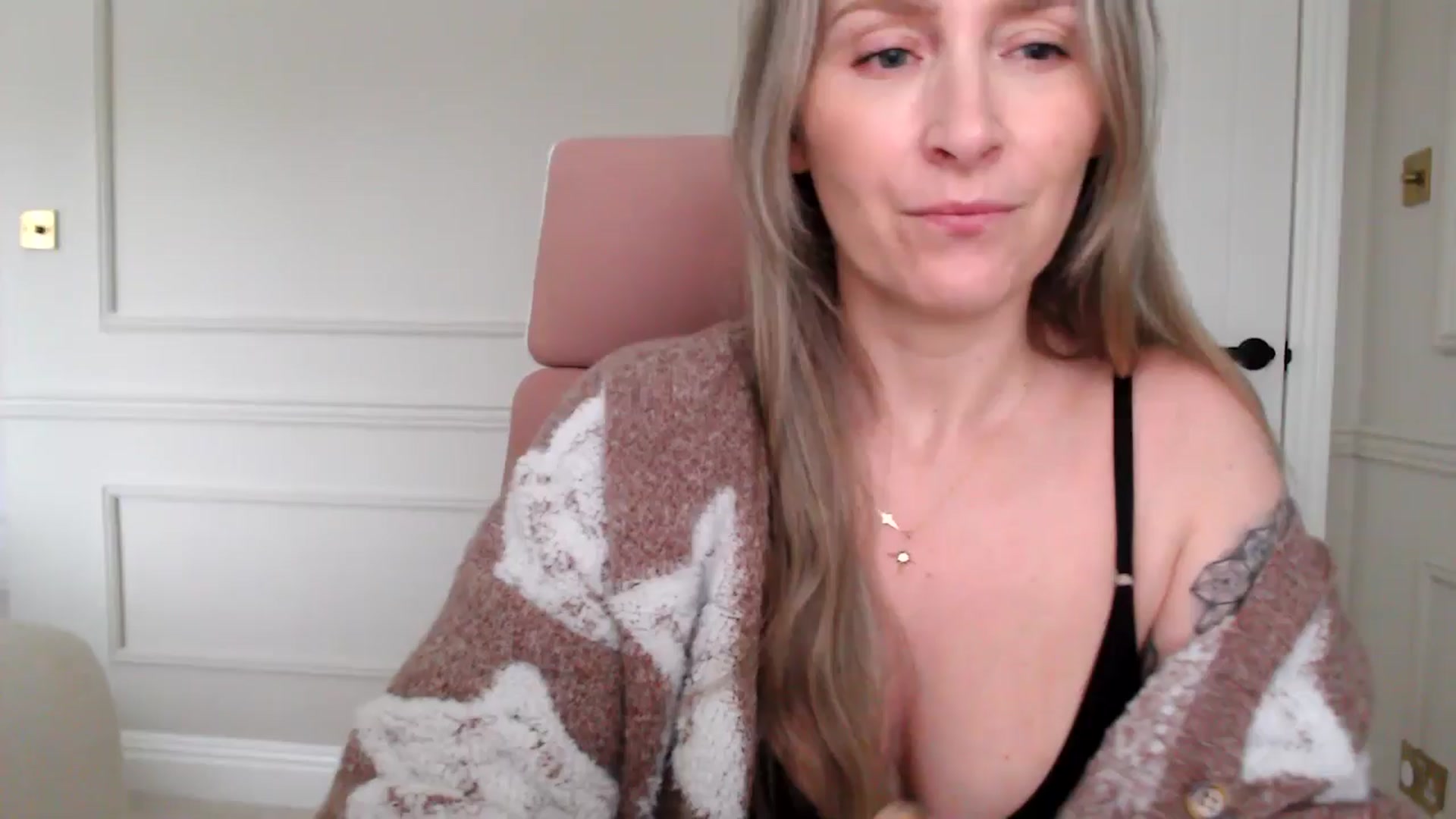 Gallery image thumbnail from Boob_Jiggler's myfreecams stream on, 01/04/2025, 16:51 image 3 of 20