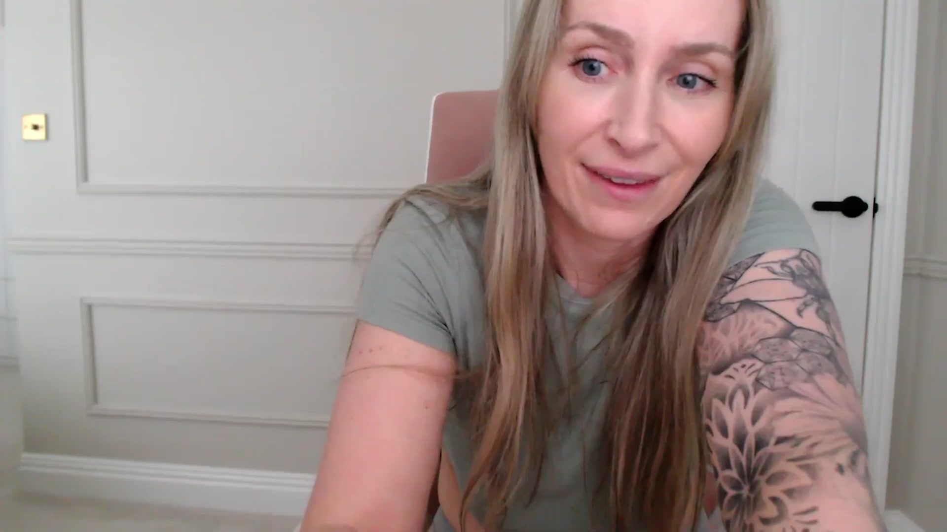 Gallery image thumbnail from Boob_Jiggler's myfreecams stream on, 03/13/2025, 13:59 image 17 of 20