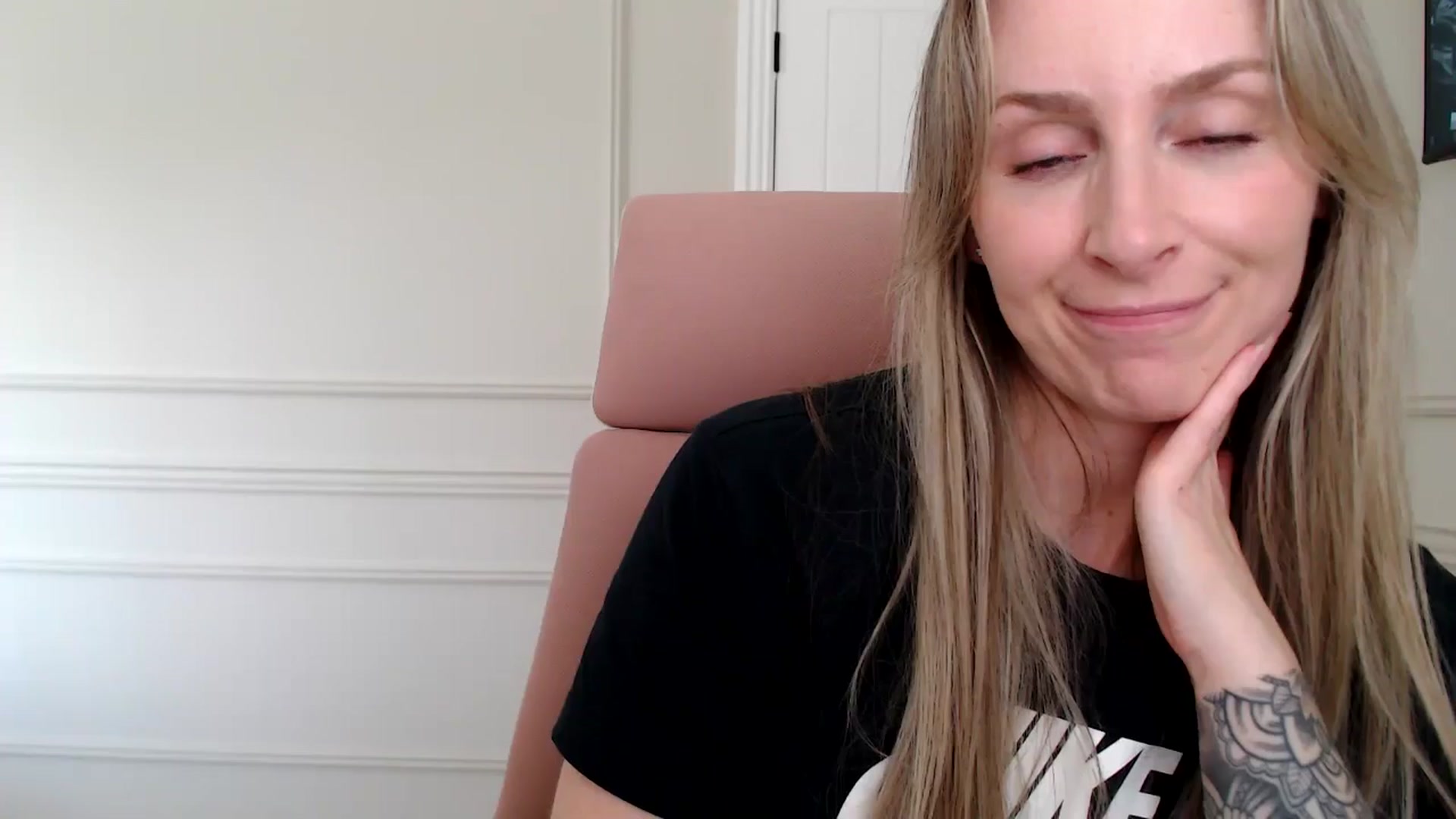 Gallery image thumbnail from Boob_Jiggler's myfreecams stream on, 03/19/2025, 14:55 image 18 of 20