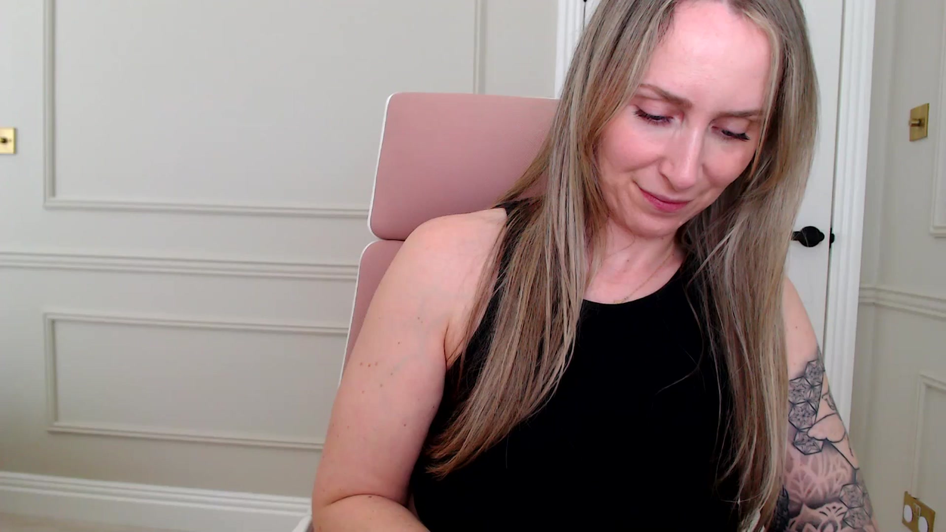 Gallery image thumbnail from Boob_Jiggler's myfreecams stream on, 03/26/2025, 15:07 image 11 of 20
