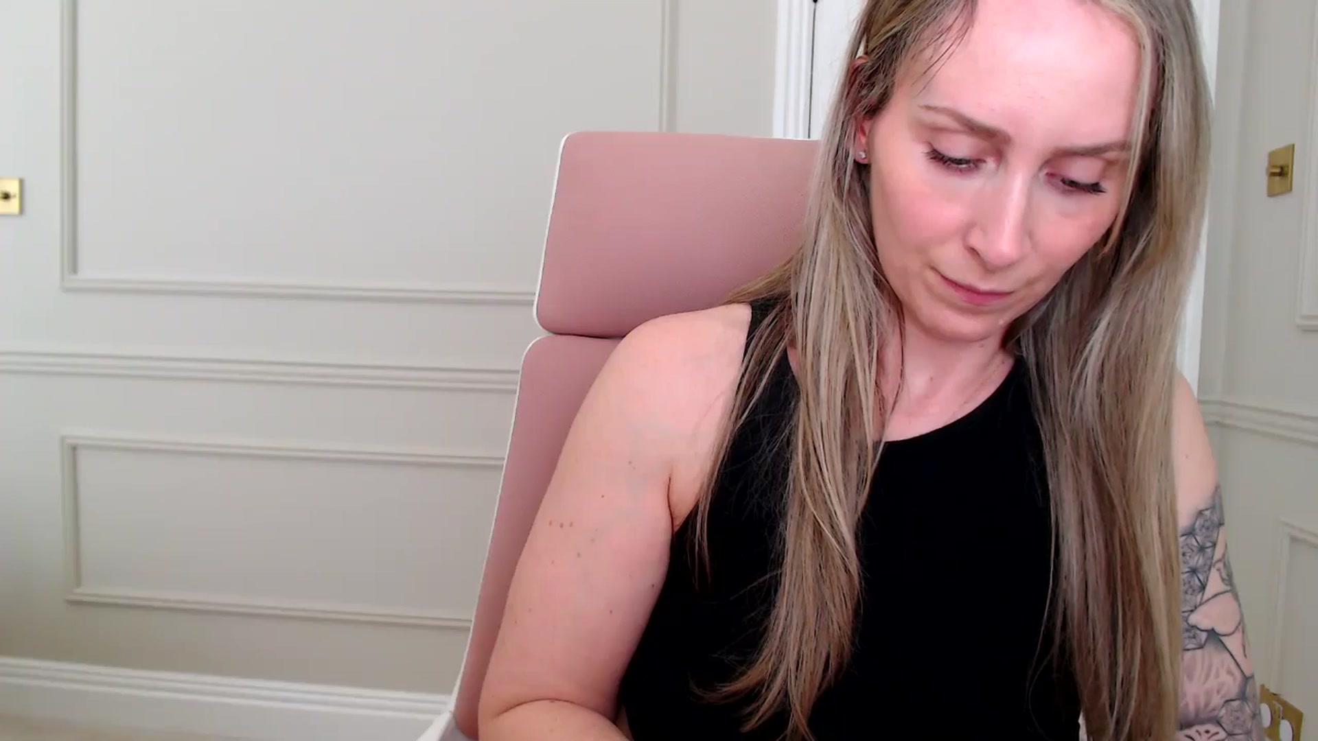 Gallery image thumbnail from Boob_Jiggler's myfreecams stream on, 03/26/2025, 15:07 image 12 of 20