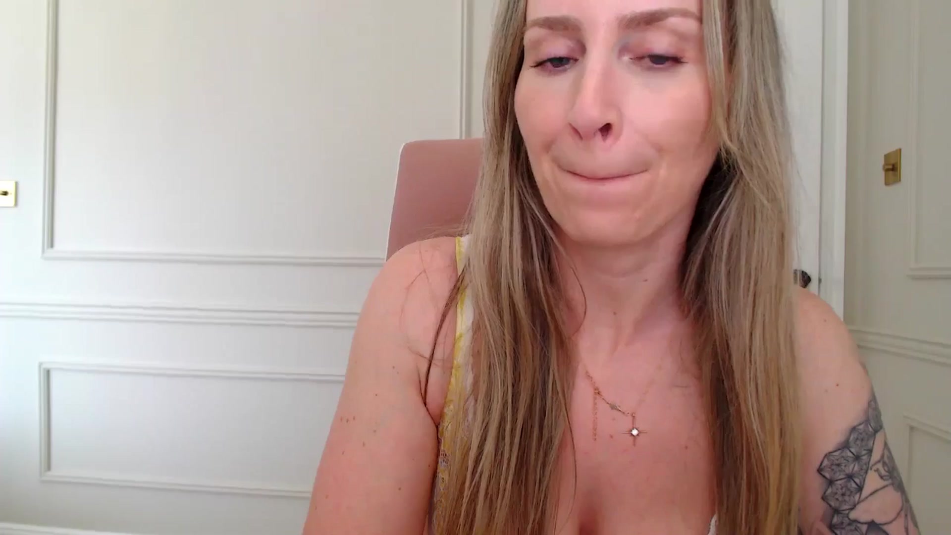 Gallery image thumbnail from Boob_Jiggler's myfreecams stream on, 04/04/2025, 14:10 image 9 of 20