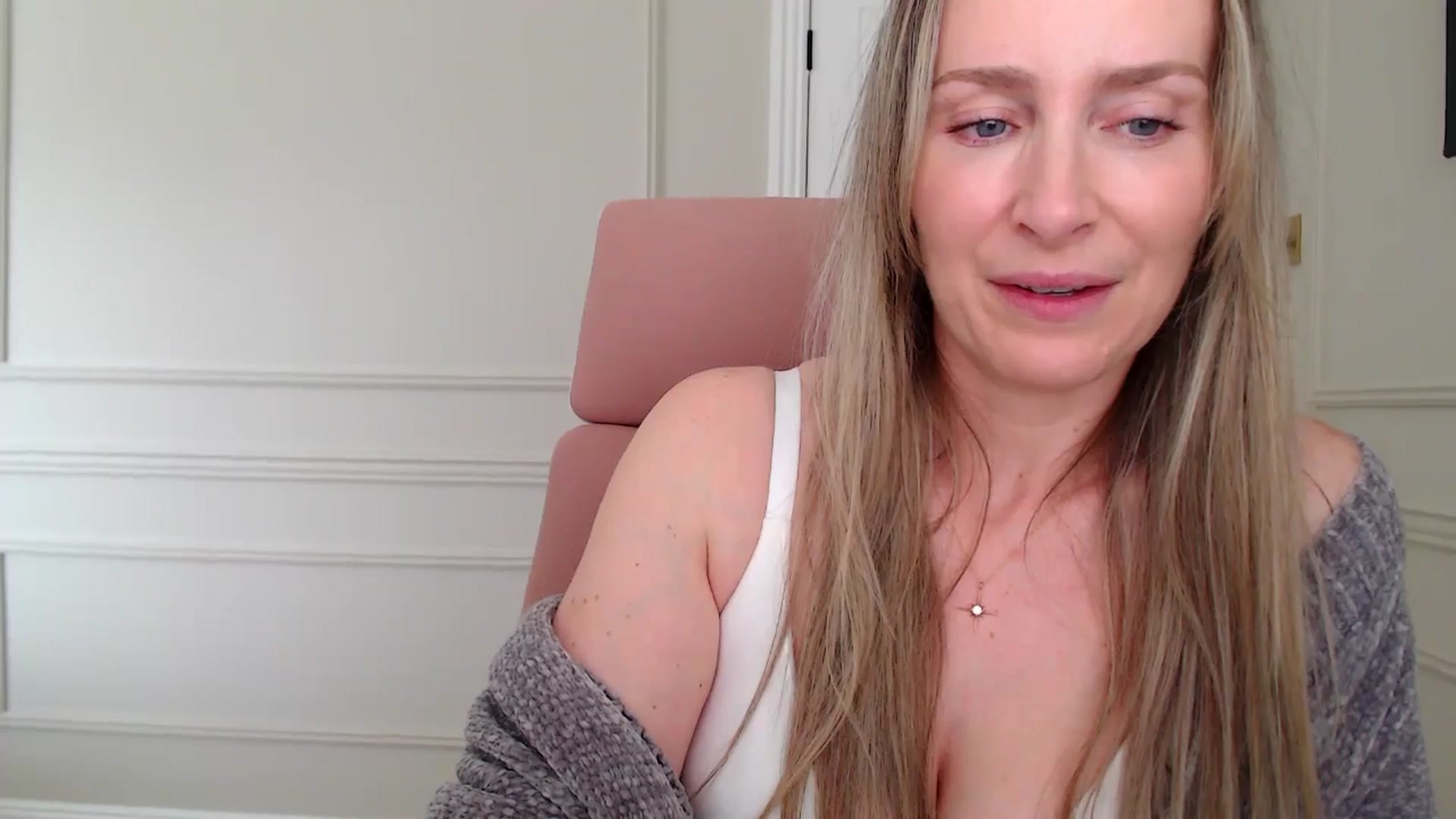 Gallery image thumbnail from Boob_Jiggler's myfreecams stream on, 04/13/2025, 16:30 image 6 of 20