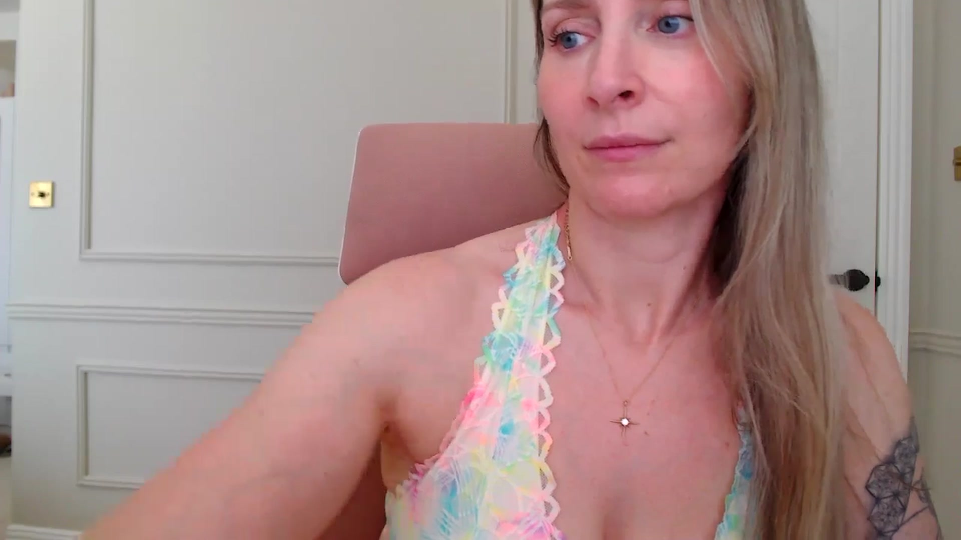 Gallery image thumbnail from Boob_Jiggler's myfreecams stream on, 05/13/2025, 14:08 image 14 of 20