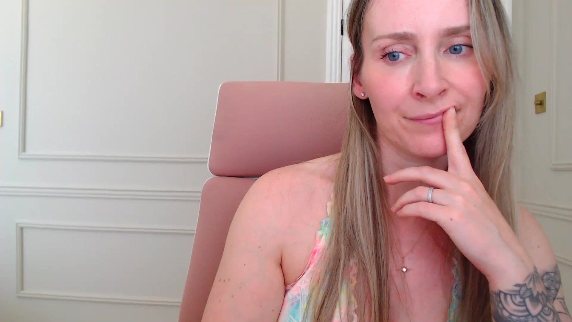 Gallery image thumbnail from Boob_Jiggler's myfreecams stream on, 05/13/2025, 14:08 image 19 of 20