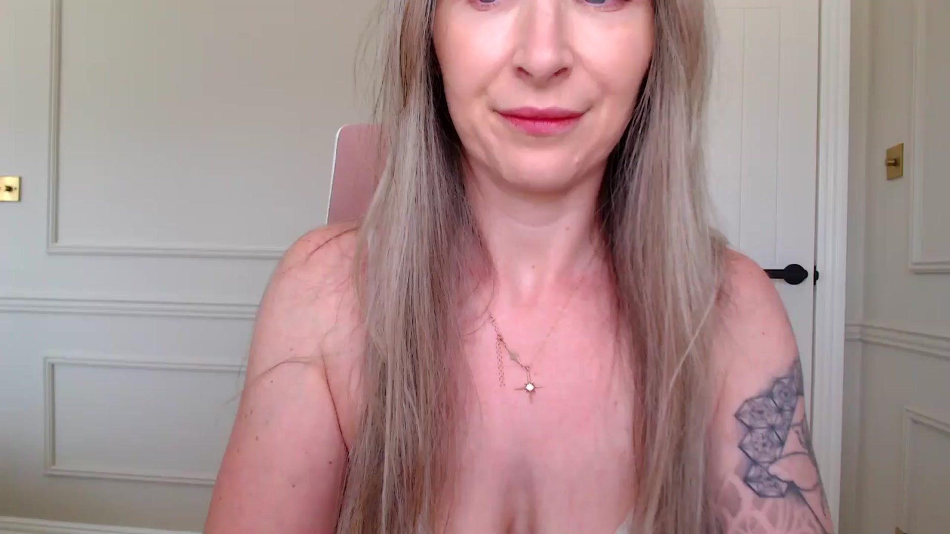 Gallery image thumbnail from Boob_Jiggler's myfreecams stream on, 05/18/2025, 15:20 image 1 of 20