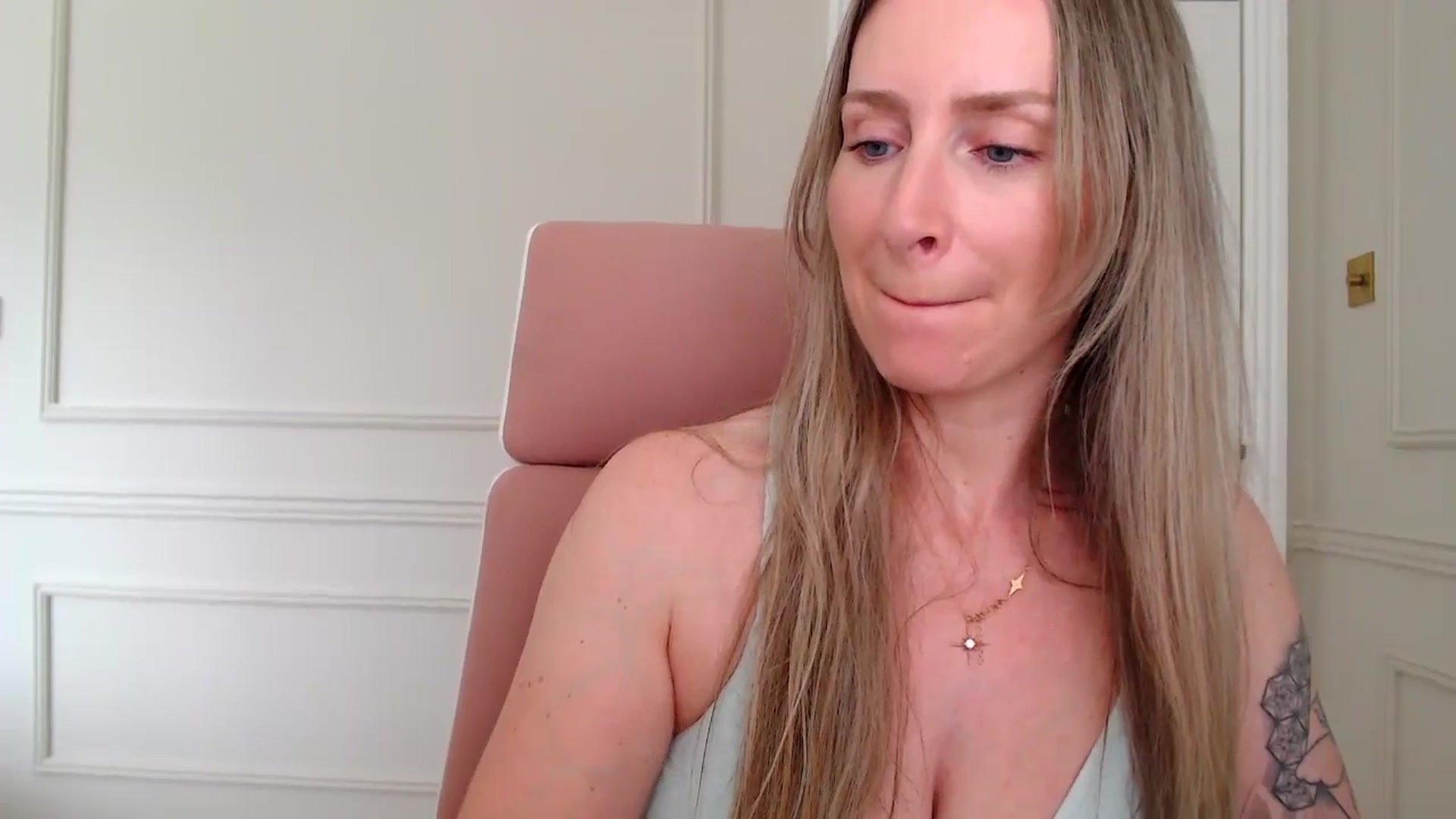 Gallery image thumbnail from Boob_Jiggler's myfreecams stream on, 06/11/2025, 13:38 image 15 of 20