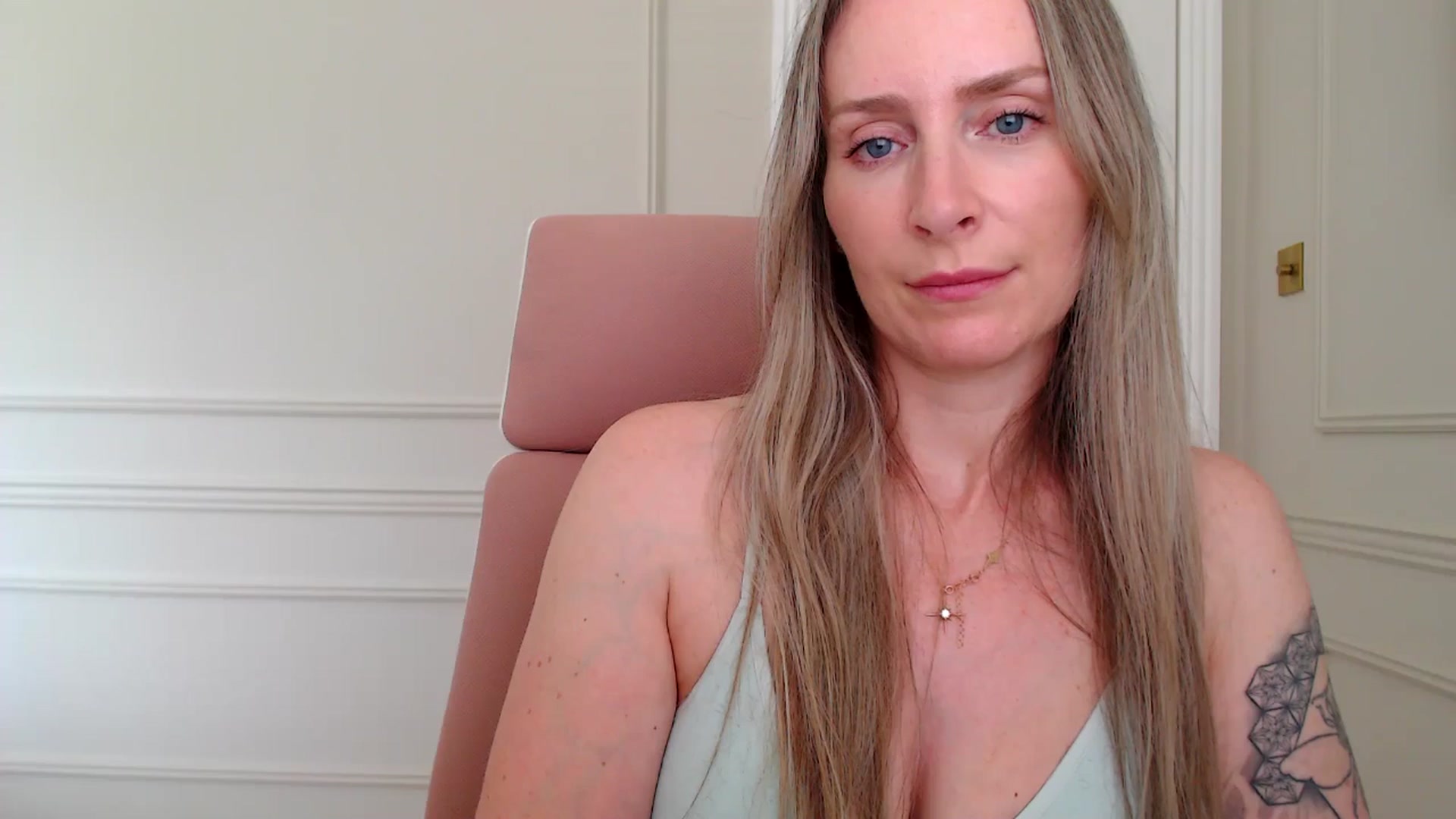 Gallery image thumbnail from Boob_Jiggler's myfreecams stream on, 06/11/2025, 13:38 image 10 of 20