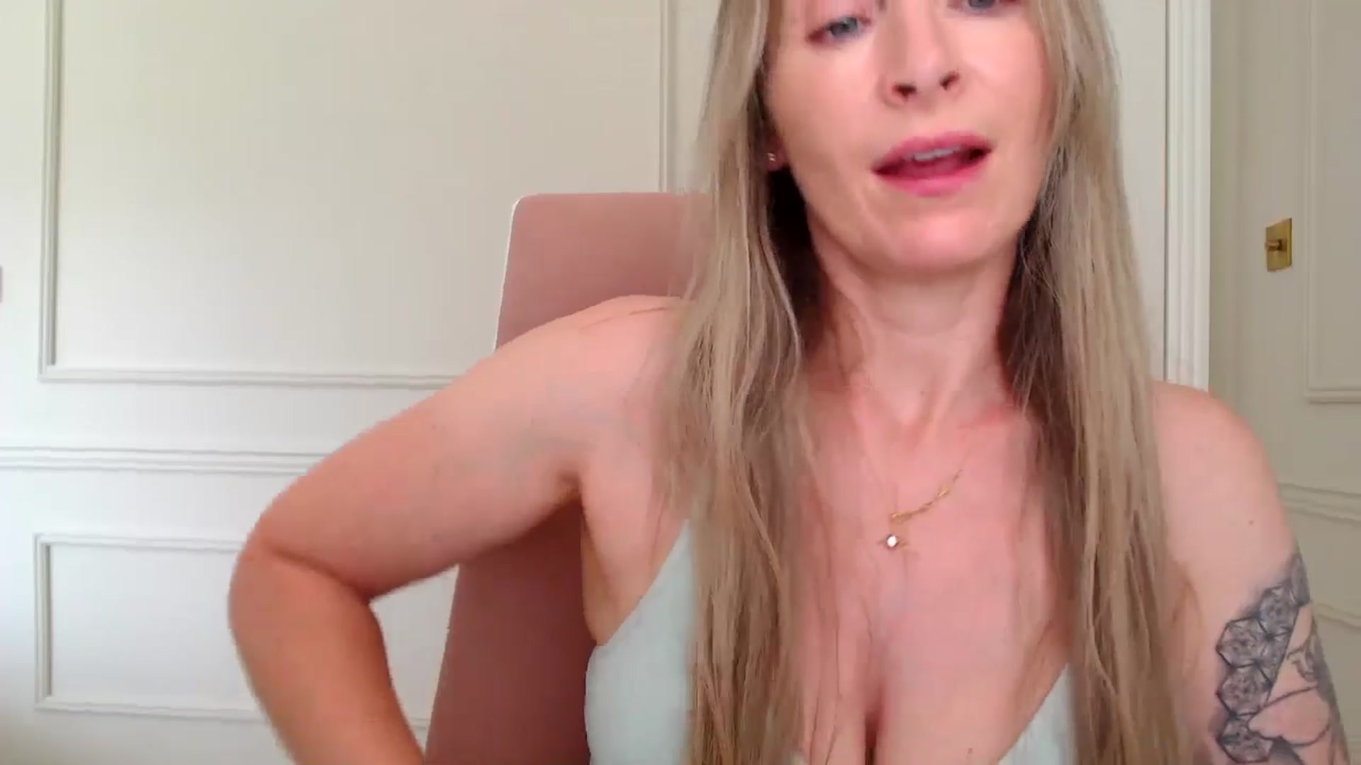 Gallery image thumbnail from Boob_Jiggler's myfreecams stream on, 06/11/2025, 13:38 image 3 of 20