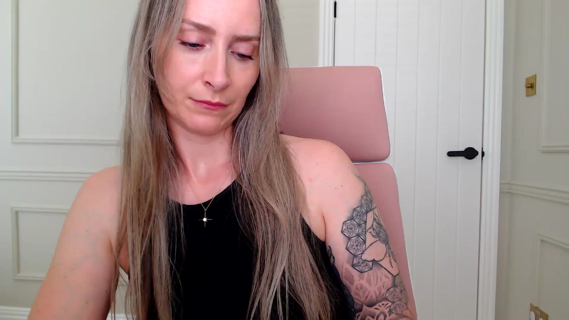 Gallery image thumbnail from Boob_Jiggler's myfreecams stream on, 06/13/2025, 13:29 image 7 of 20