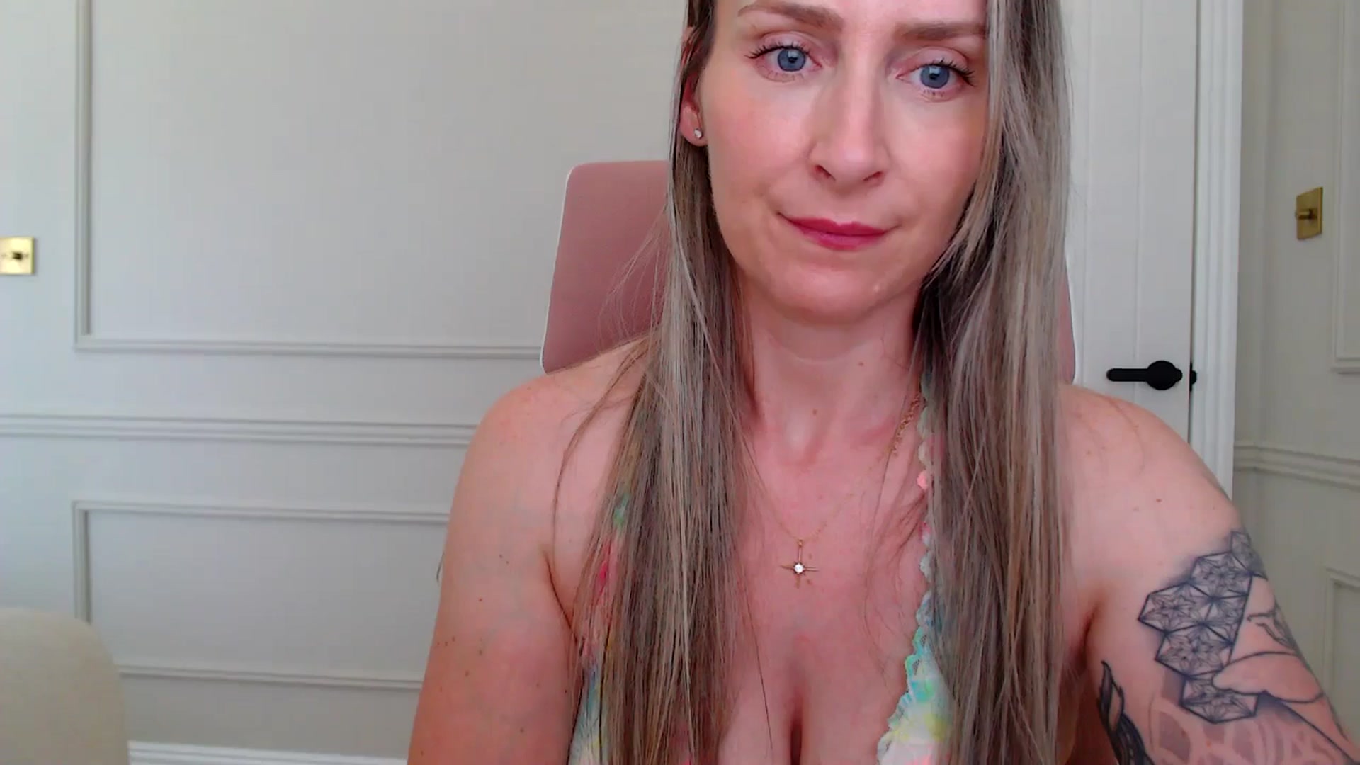 Gallery image thumbnail from Boob_Jiggler's myfreecams stream on, 06/18/2025, 13:32 image 12 of 20