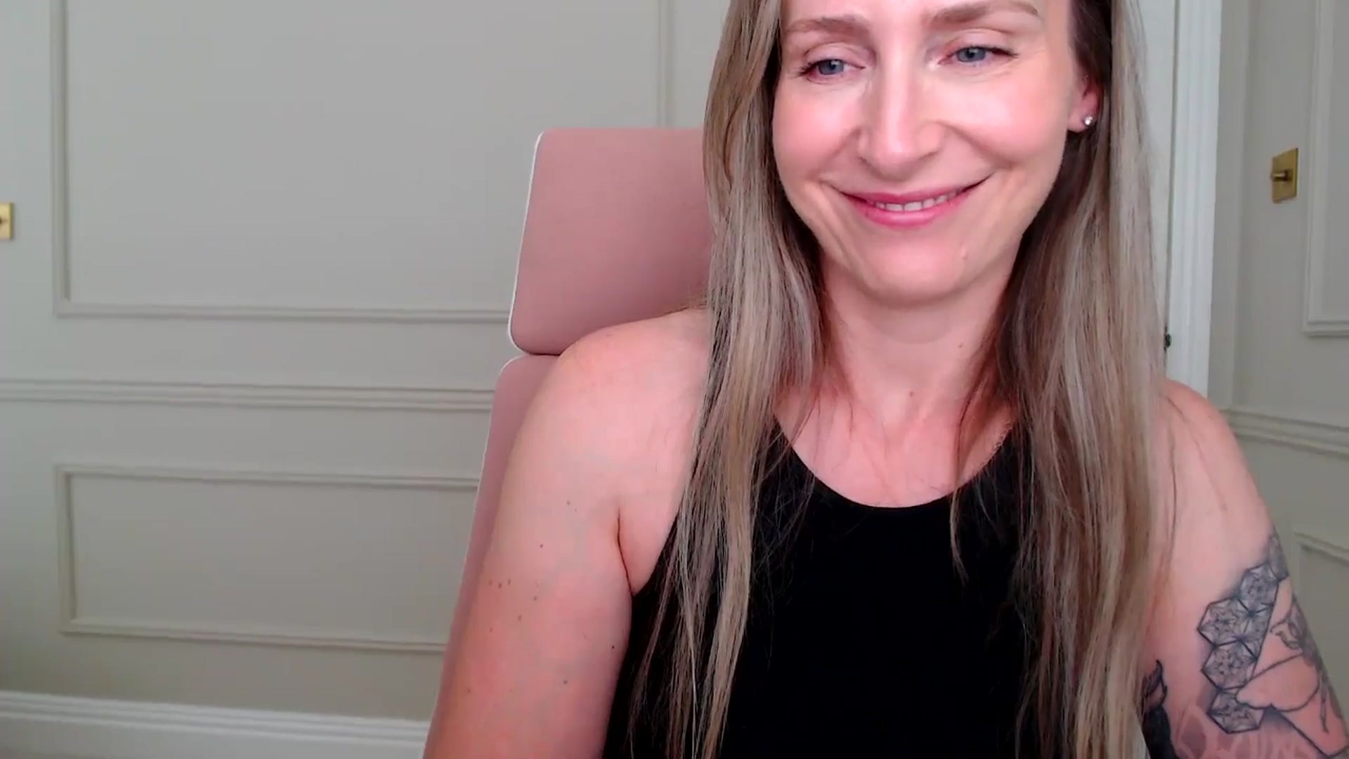 Gallery image thumbnail from Boob_Jiggler's myfreecams stream on, 06/20/2025, 13:49 image 12 of 20