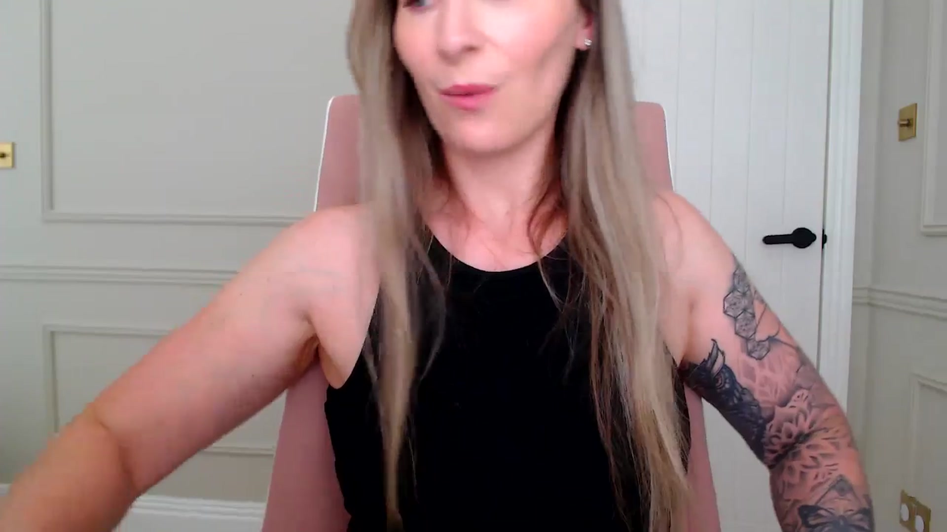 Gallery image thumbnail from Boob_Jiggler's myfreecams stream on, 06/20/2025, 13:49 image 11 of 20