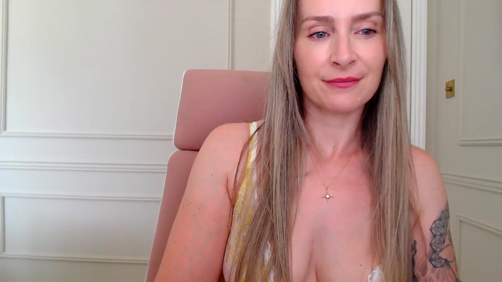 Gallery image thumbnail from Boob_Jiggler's myfreecams stream on, 06/27/2025, 13:53 image 3 of 20