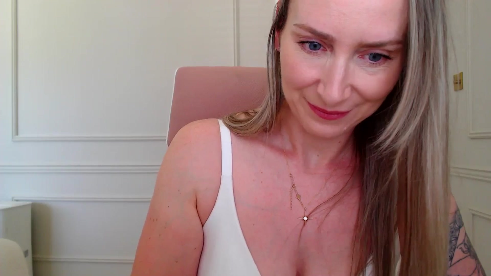 Gallery image thumbnail from Boob_Jiggler's myfreecams stream on, 06/28/2025, 12:23 image 10 of 20