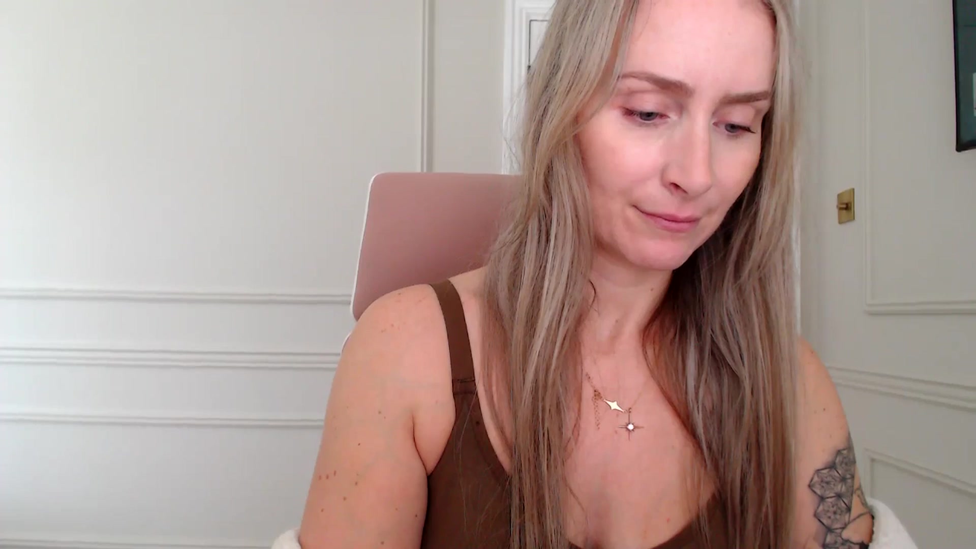 Gallery image thumbnail from Boob_Jiggler's myfreecams stream on, 09/18/2025, 10:36 image 5 of 20