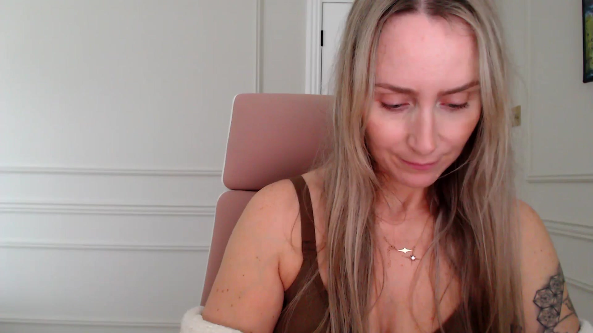 Gallery image thumbnail from Boob_Jiggler's myfreecams stream on, 09/18/2025, 10:36 image 8 of 20