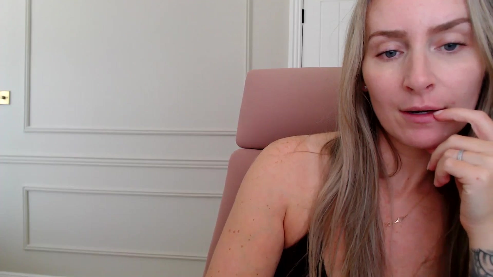 Gallery image thumbnail from Boob_Jiggler's myfreecams stream on, 09/28/2025, 13:56 image 16 of 20