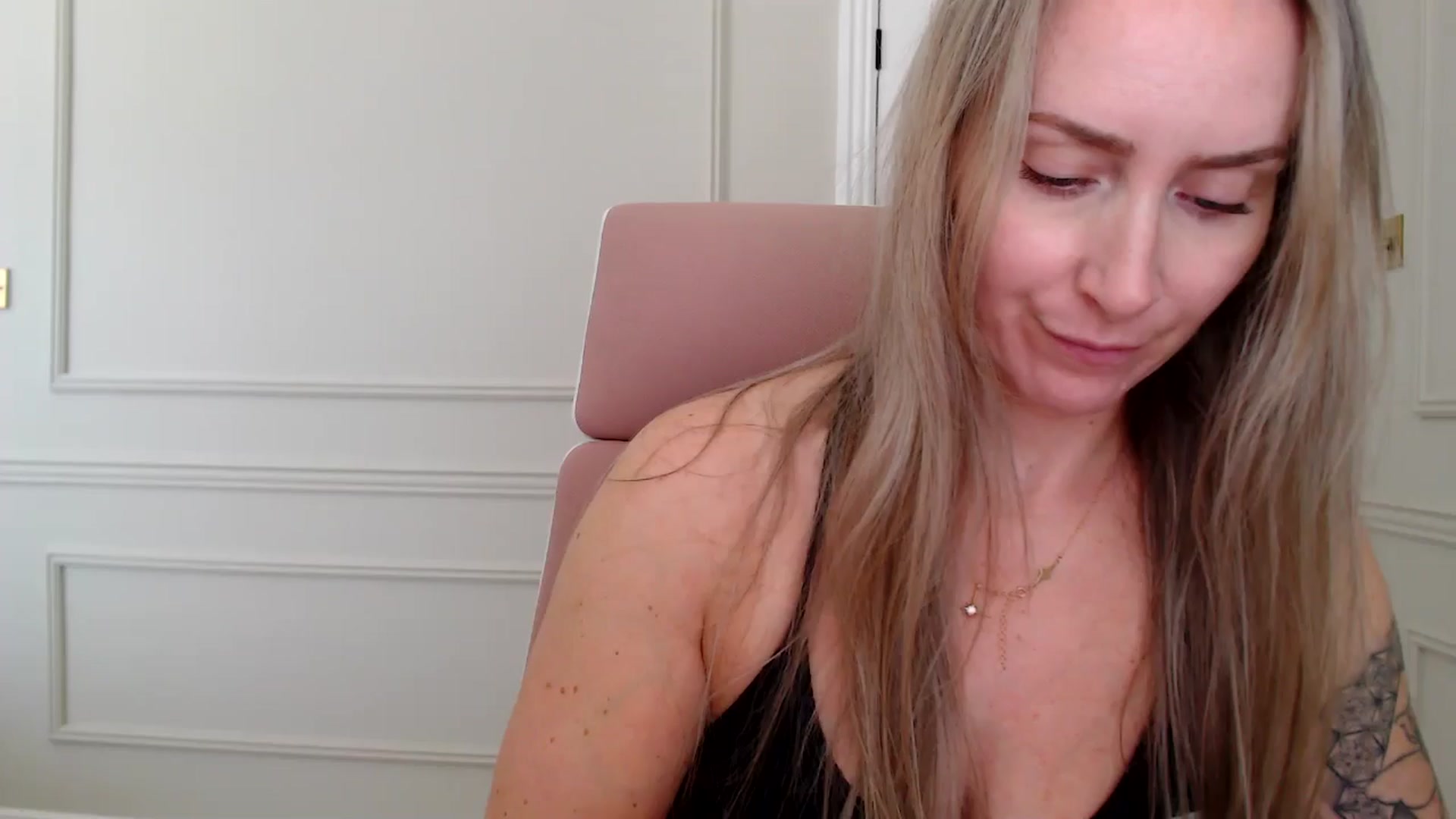 Gallery image thumbnail from Boob_Jiggler's myfreecams stream on, 09/28/2025, 13:56 image 13 of 20
