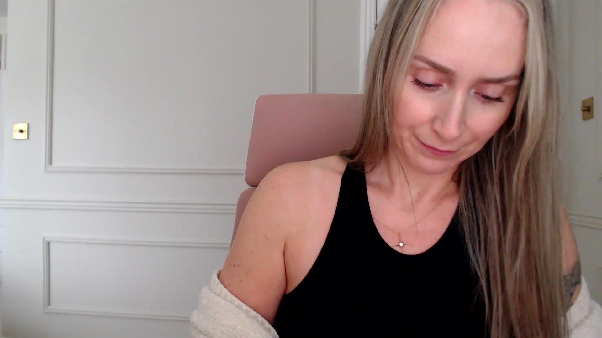 Gallery image thumbnail from Boob_Jiggler's myfreecams stream on, 10/15/2025, 13:02 image 6 of 20
