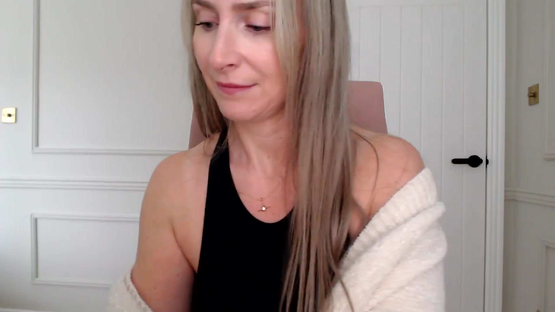 Gallery image thumbnail from Boob_Jiggler's myfreecams stream on, 10/15/2025, 13:02 image 17 of 20