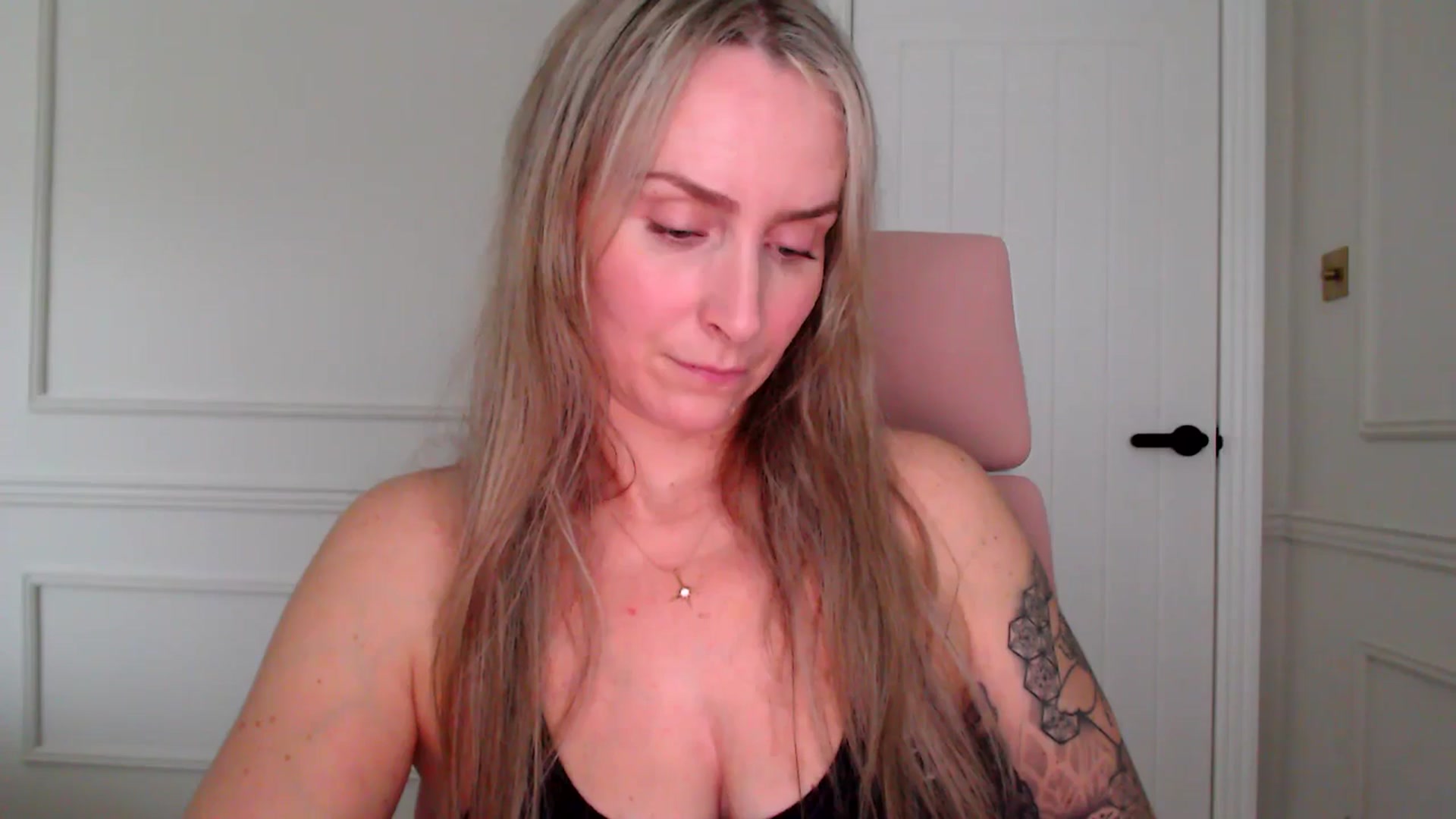 Gallery image thumbnail from Boob_Jiggler's myfreecams stream on, 11/06/2025, 14:31 image 11 of 20