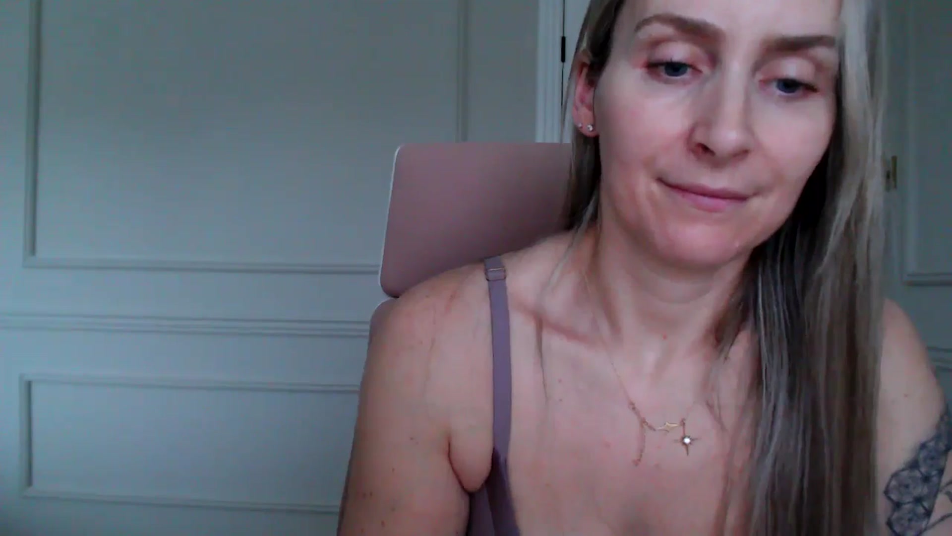 Gallery image thumbnail from Boob_Jiggler's myfreecams stream on, 11/10/2025, 14:41 image 12 of 20