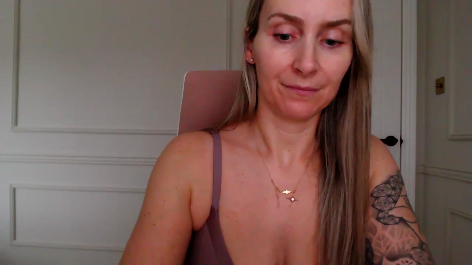 Gallery image thumbnail from Boob_Jiggler's myfreecams stream on, 11/10/2025, 14:41 image 7 of 20