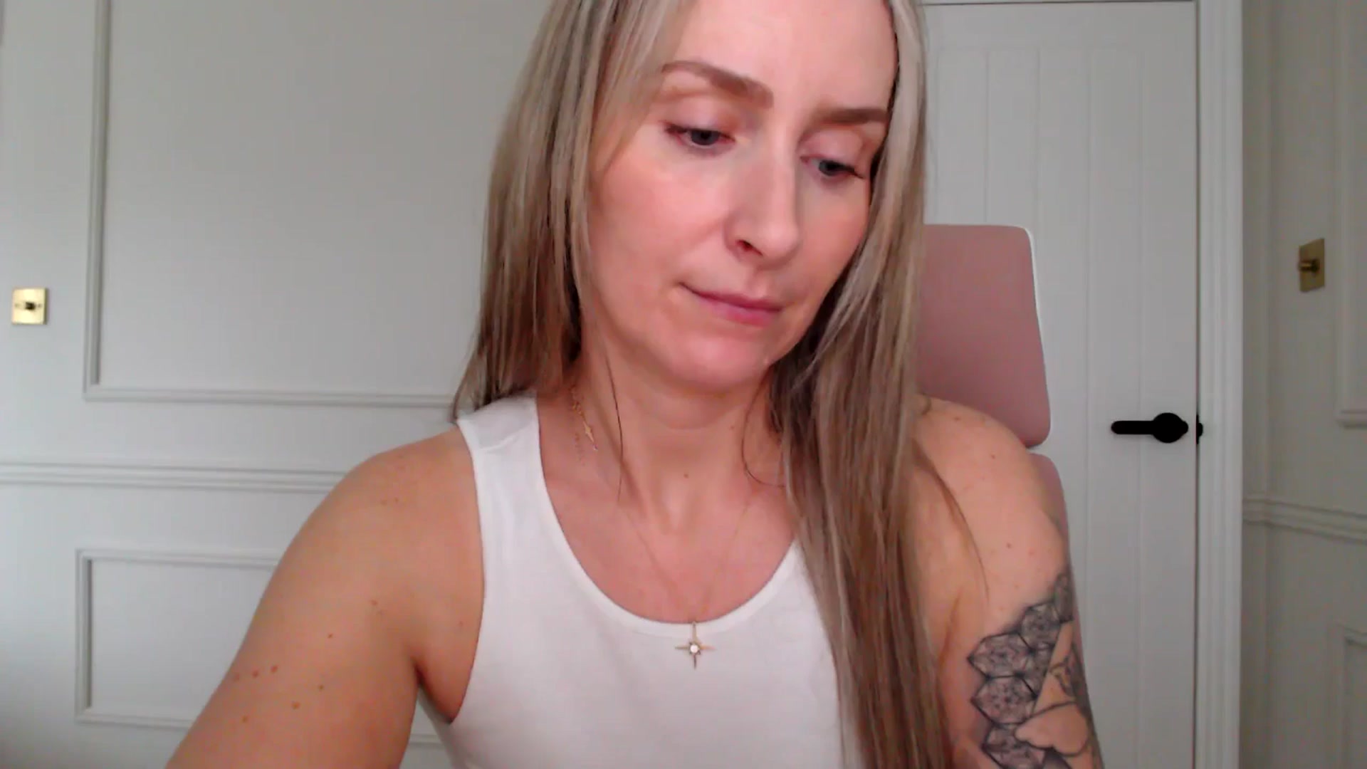 Gallery image thumbnail from Boob_Jiggler's myfreecams stream on, 11/11/2025, 14:33 image 1 of 20