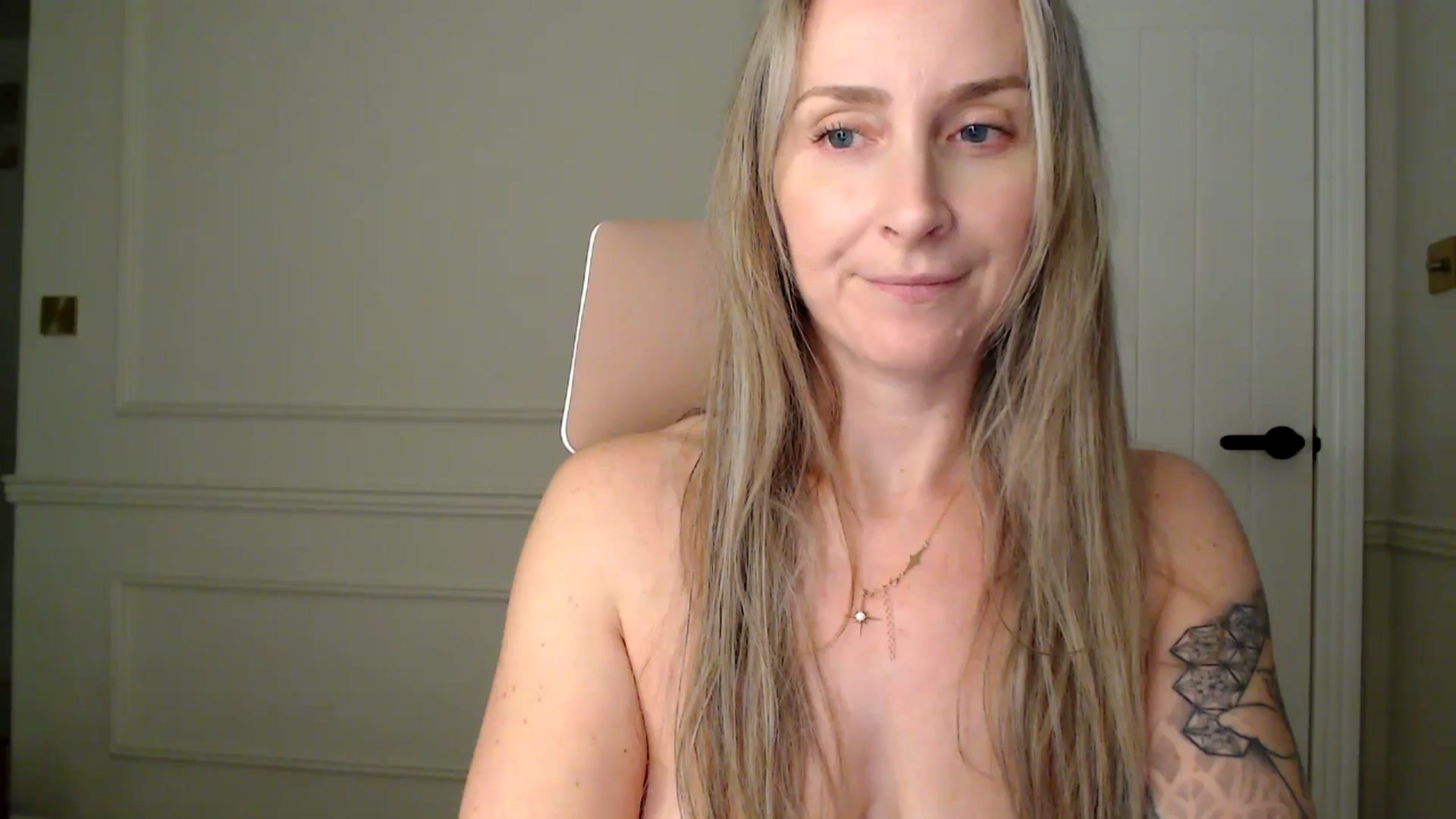 Gallery image thumbnail from Boob_Jiggler's myfreecams stream on, 11/29/2025, 17:49 image 18 of 20