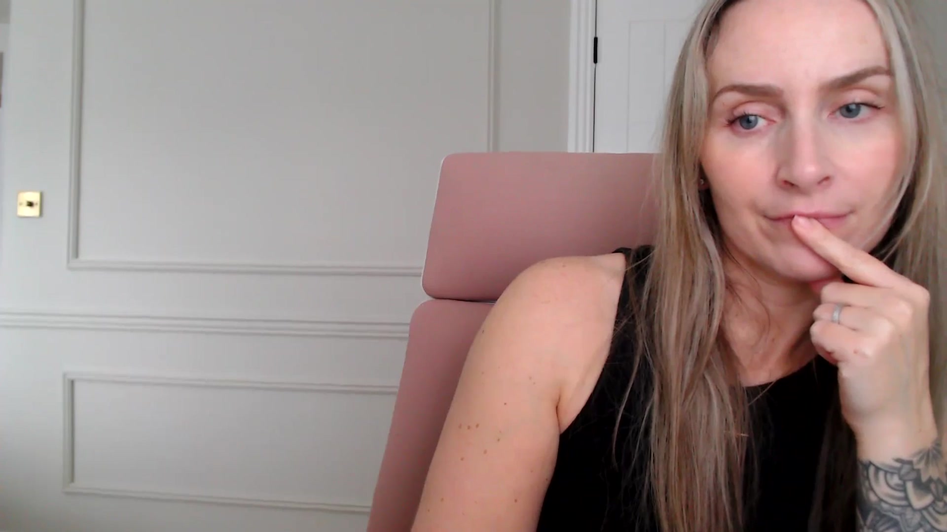 Gallery image thumbnail from Boob_Jiggler's myfreecams stream on, 12/06/2025, 14:58 image 11 of 20