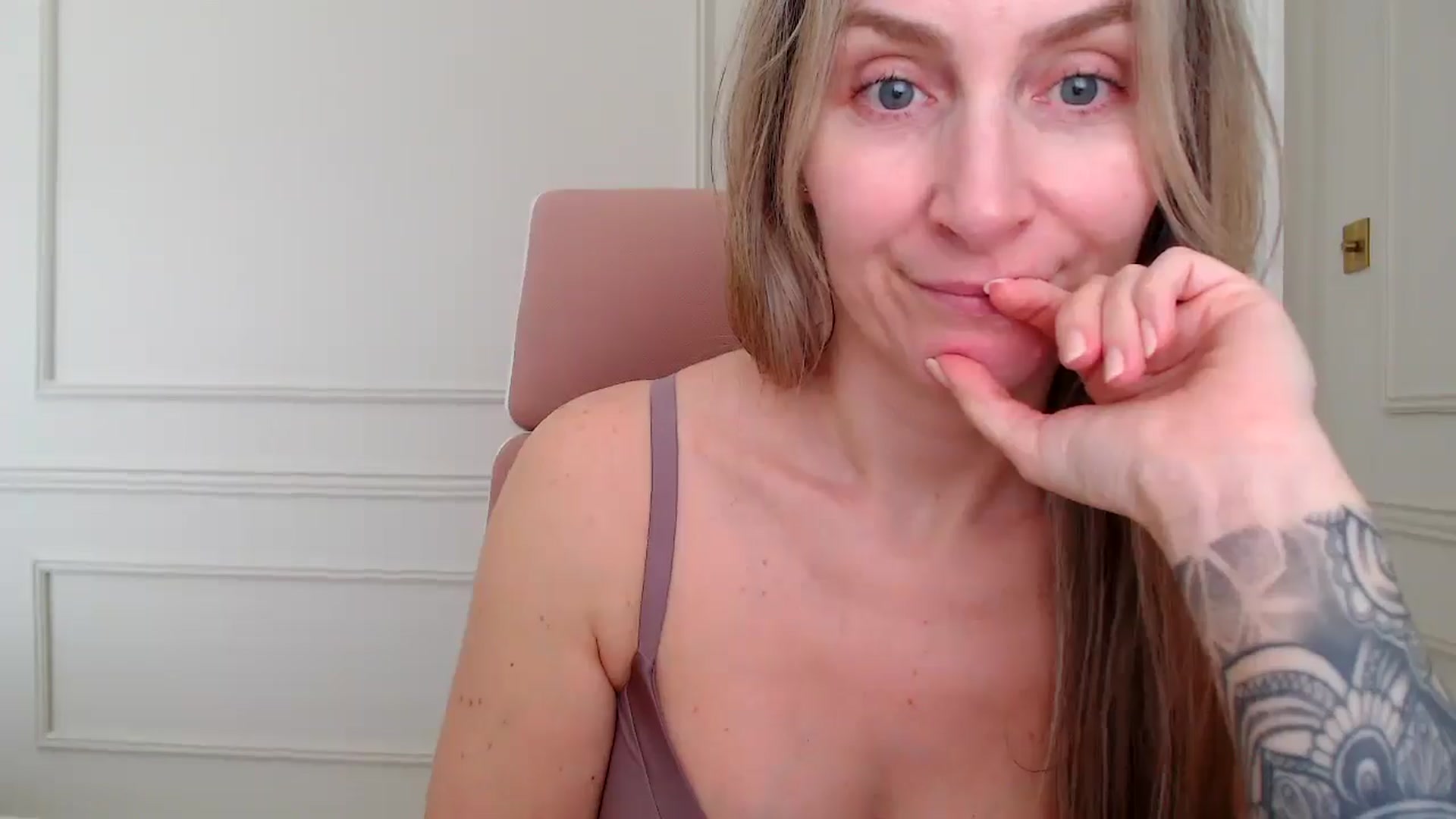 Gallery image thumbnail from Boob_Jiggler's myfreecams stream on, 03/13/2026, 14:30 image 13 of 20