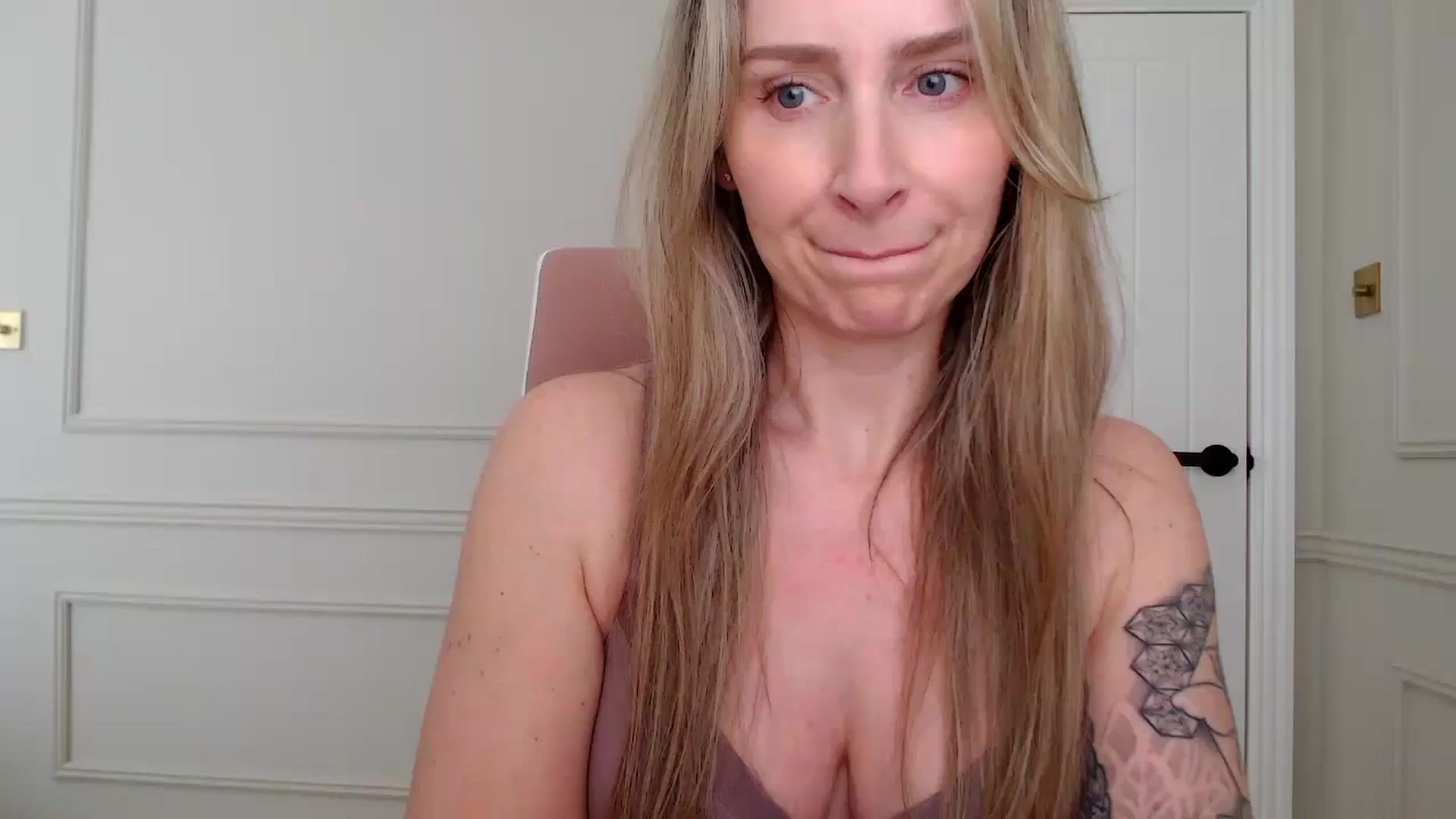 Gallery image thumbnail from Boob_Jiggler's myfreecams stream on, 03/31/2026, 15:20 image 1 of 20