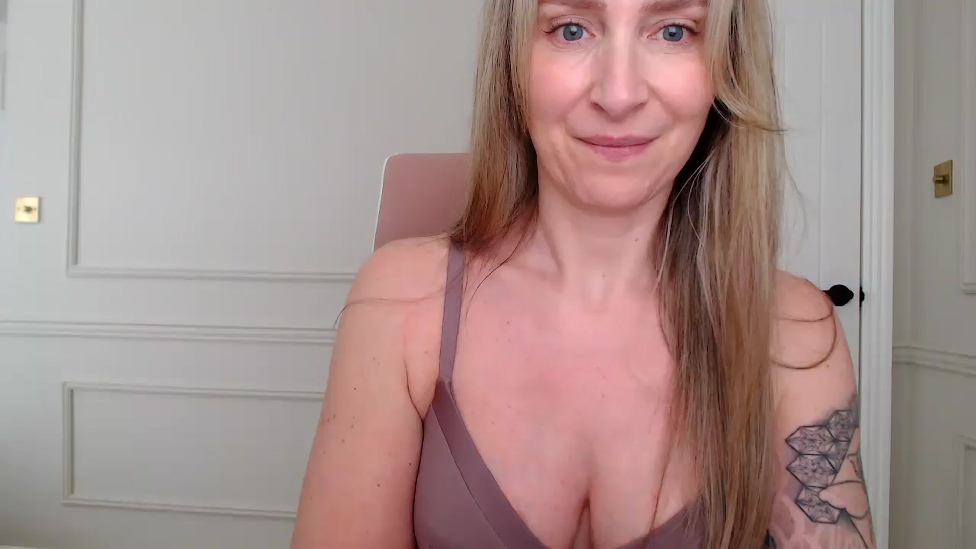 Gallery image thumbnail from Boob_Jiggler's myfreecams stream on, 03/31/2026, 15:20 image 18 of 20