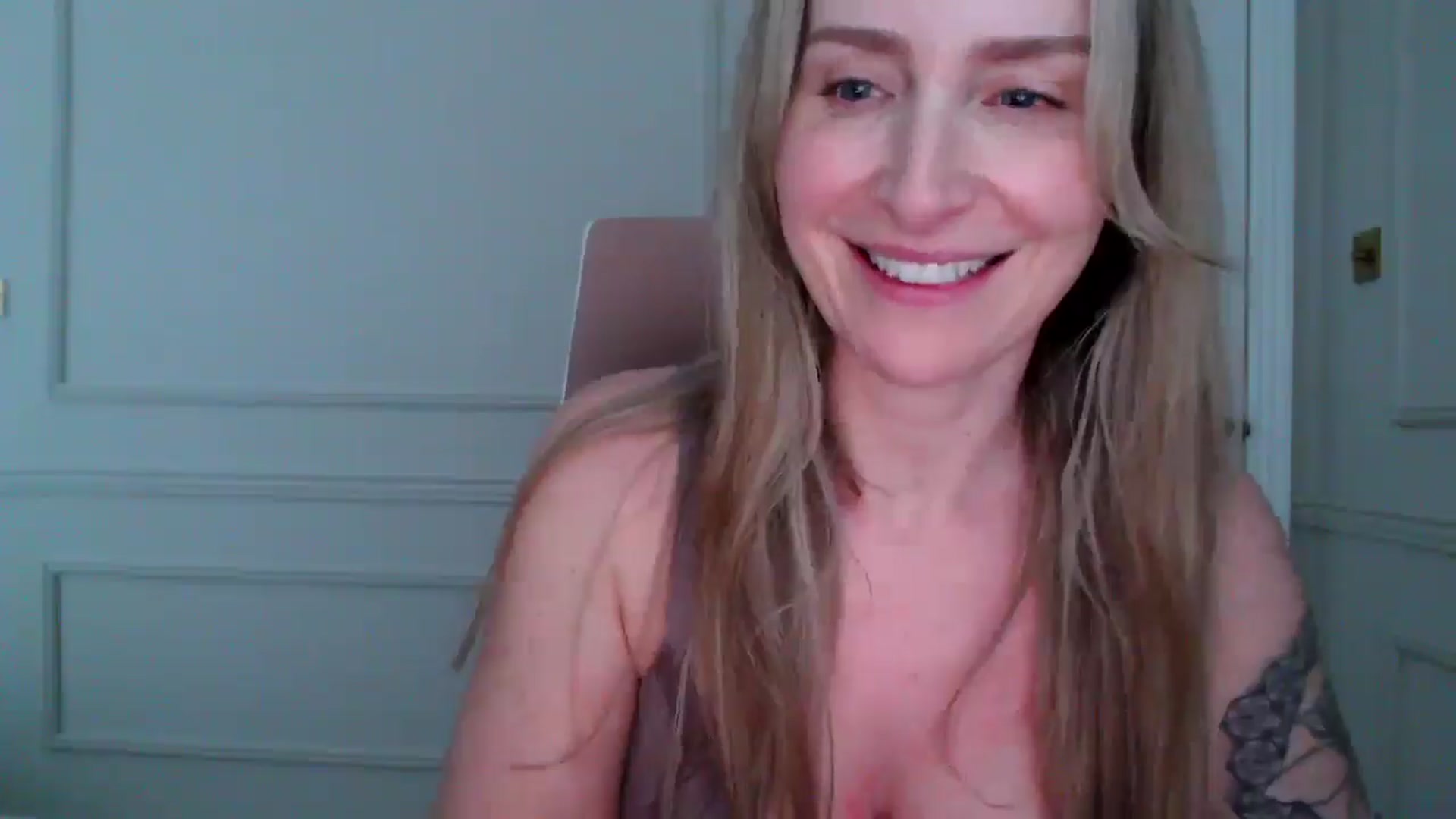 Gallery image thumbnail from Boob_Jiggler's myfreecams stream on, 03/31/2026, 18:33 image 15 of 20