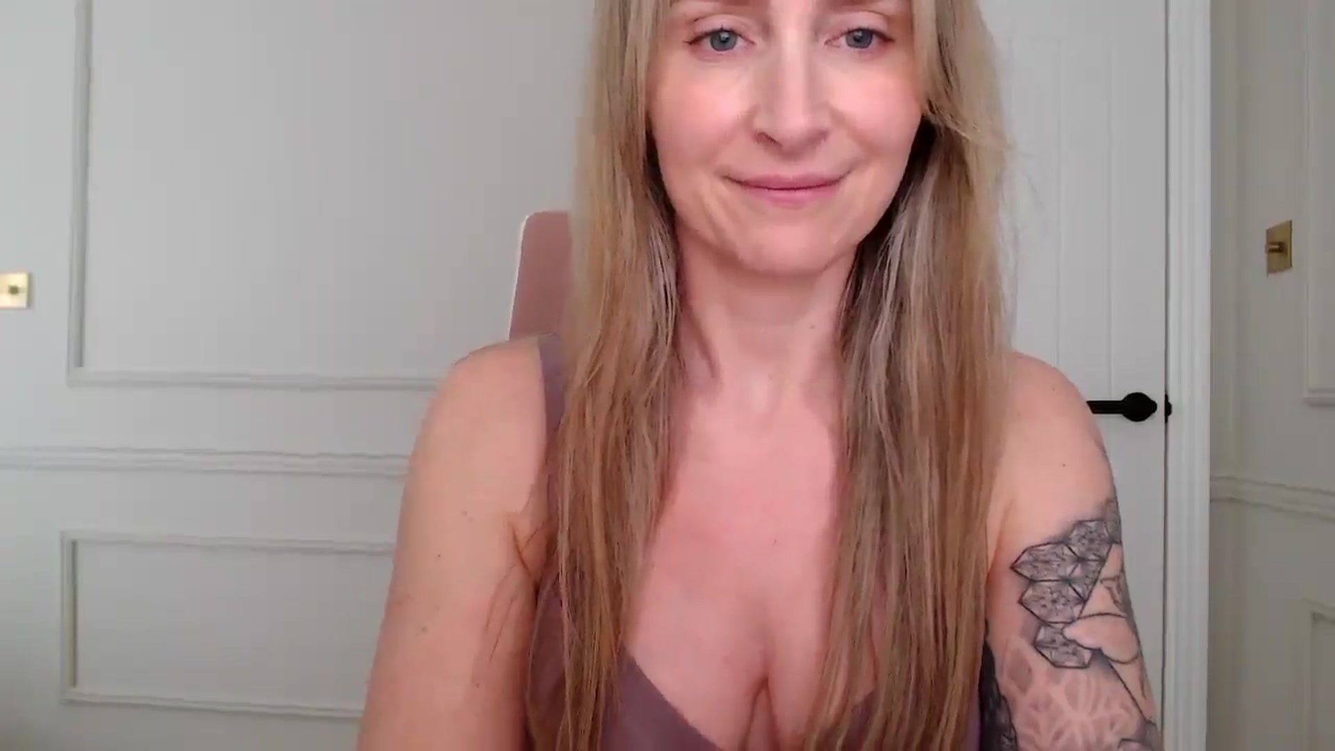 Gallery image thumbnail from Boob_Jiggler's myfreecams stream on, 03/31/2026, 18:33 image 2 of 20
