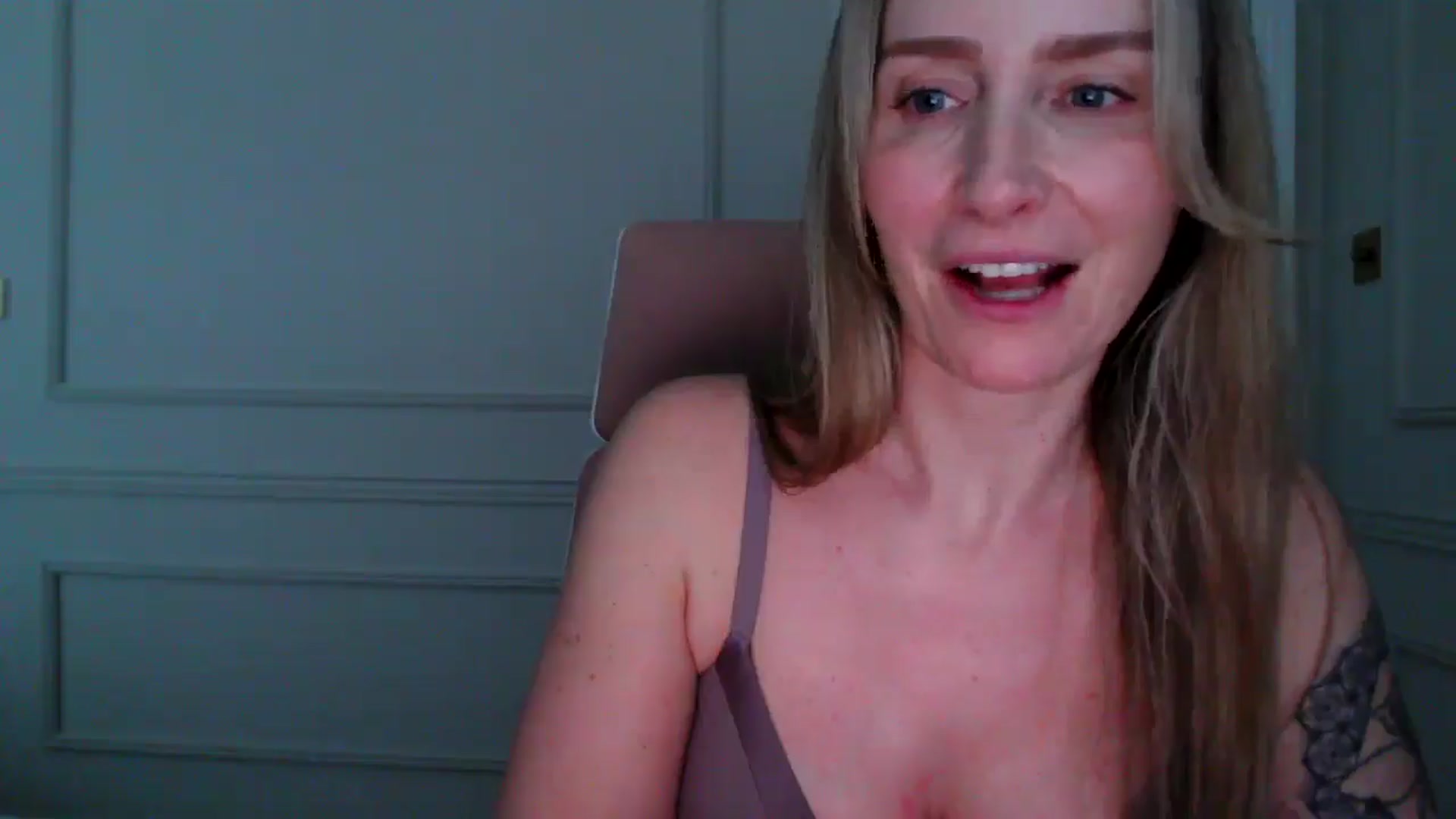Gallery image thumbnail from Boob_Jiggler's myfreecams stream on, 03/31/2026, 18:33 image 16 of 20