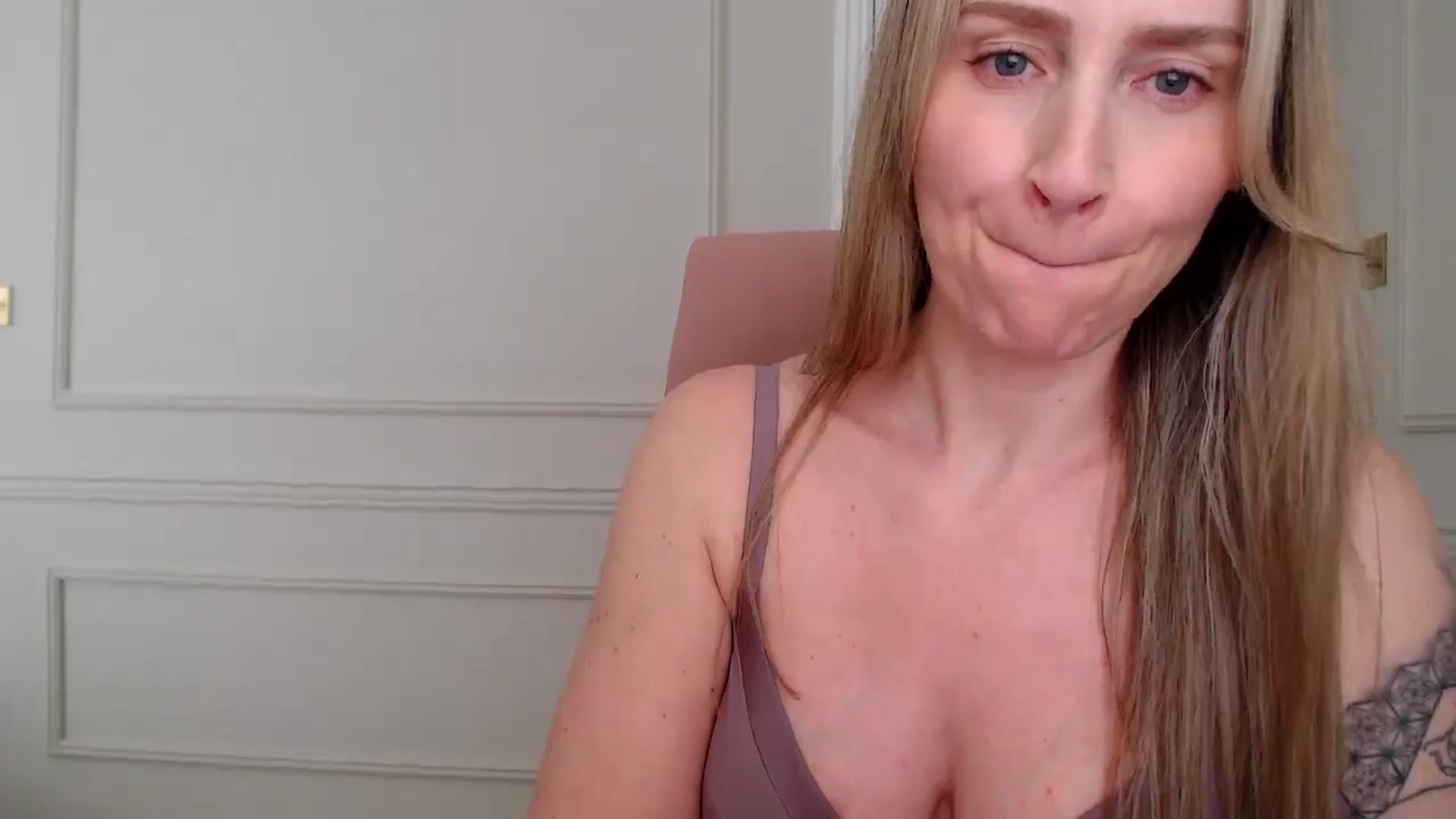 Gallery image thumbnail from Boob_Jiggler's myfreecams stream on, 03/31/2026, 18:33 image 7 of 20