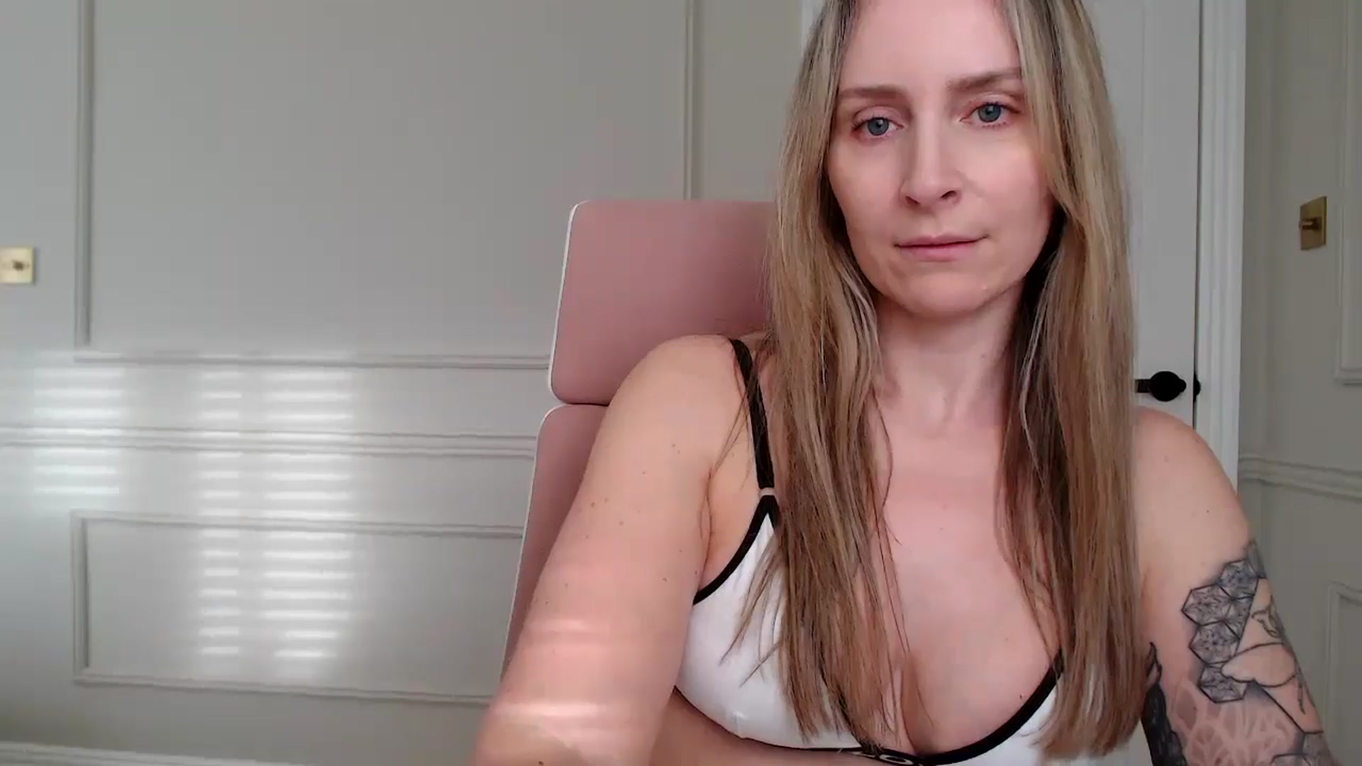 Gallery image thumbnail from Boob_Jiggler's myfreecams stream on, 04/01/2026, 17:30 image 16 of 20