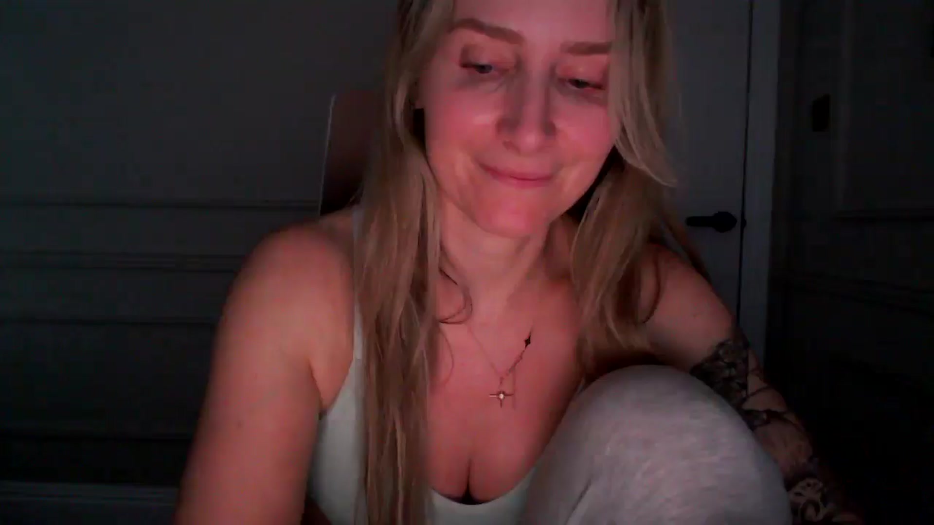 Gallery image thumbnail from Boob_Jiggler's myfreecams stream on, 04/13/2026, 19:17 image 15 of 20