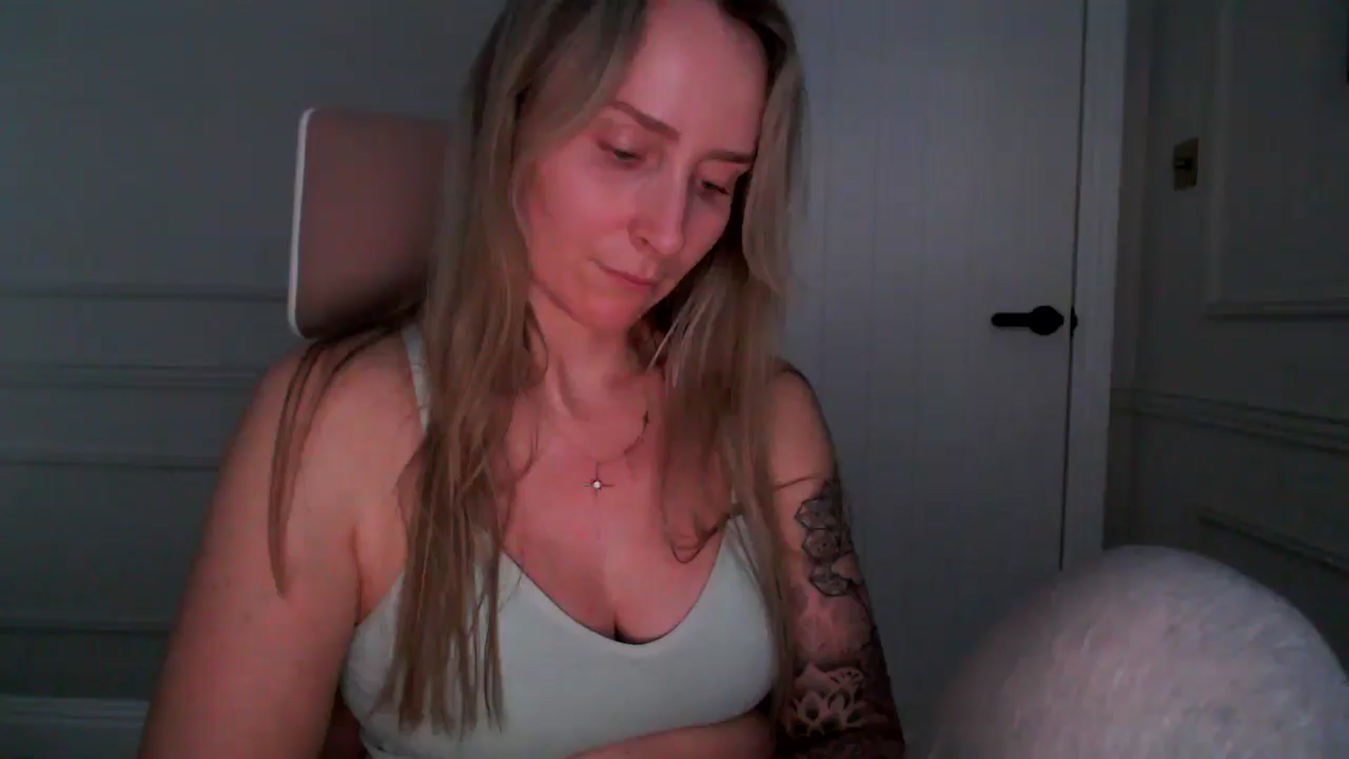Gallery image thumbnail from Boob_Jiggler's myfreecams stream on, 04/13/2026, 19:17 image 10 of 20