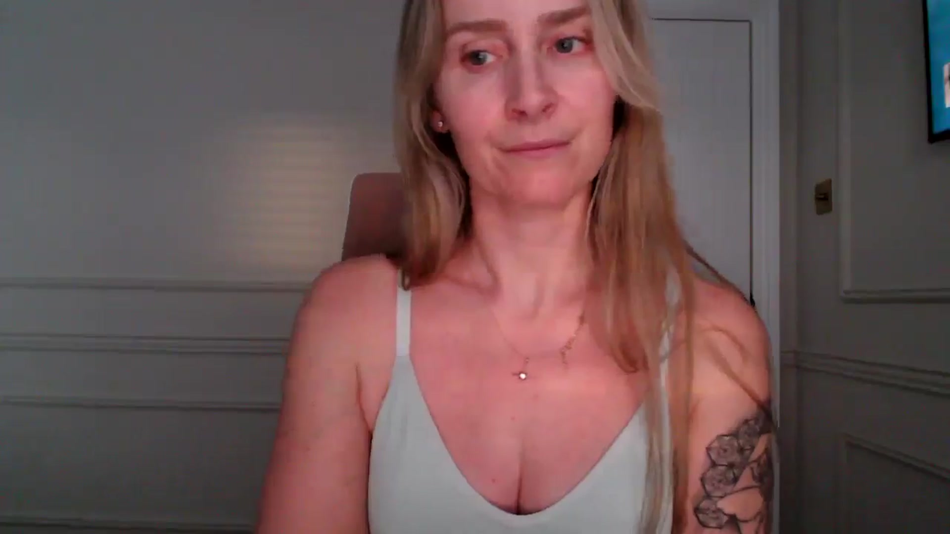 Gallery image thumbnail from Boob_Jiggler's myfreecams stream on, 04/13/2026, 19:17 image 6 of 20