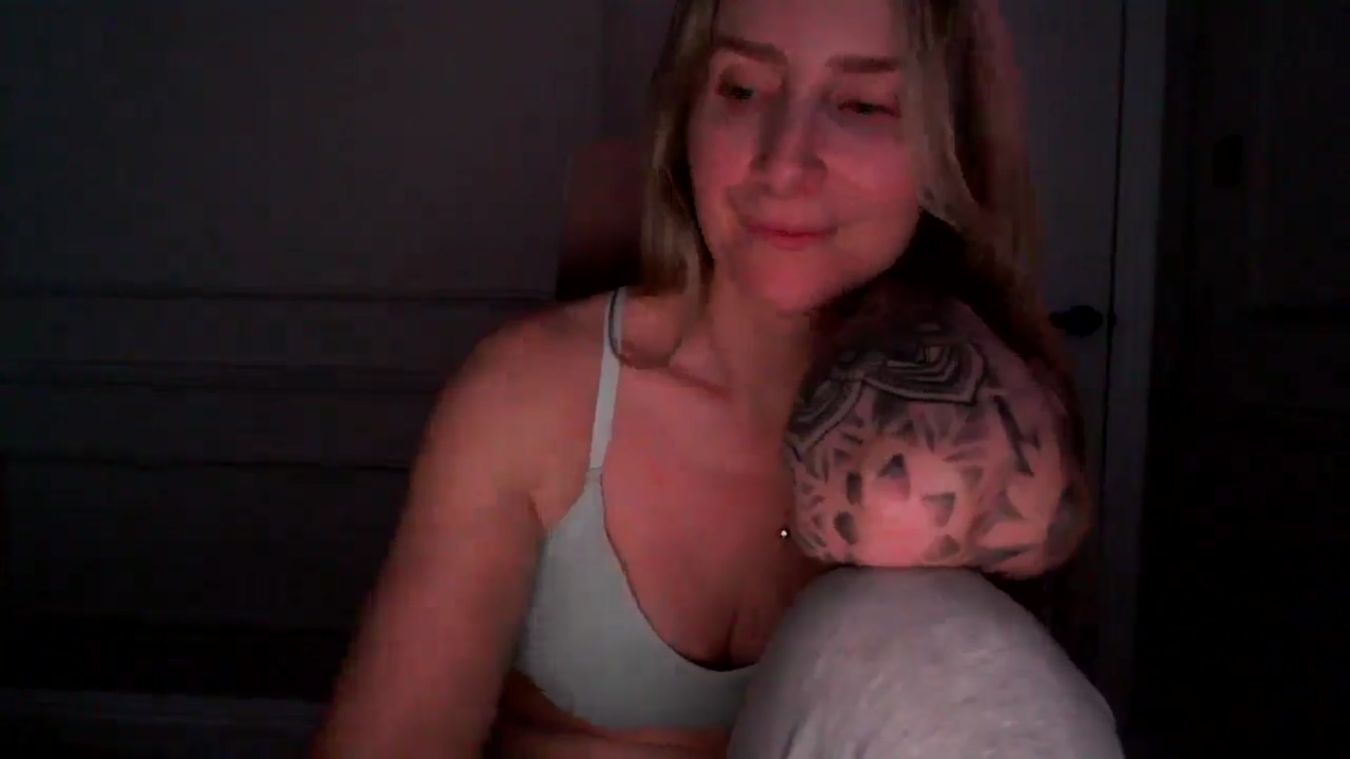 Gallery image thumbnail from Boob_Jiggler's myfreecams stream on, 04/13/2026, 19:17 image 18 of 20