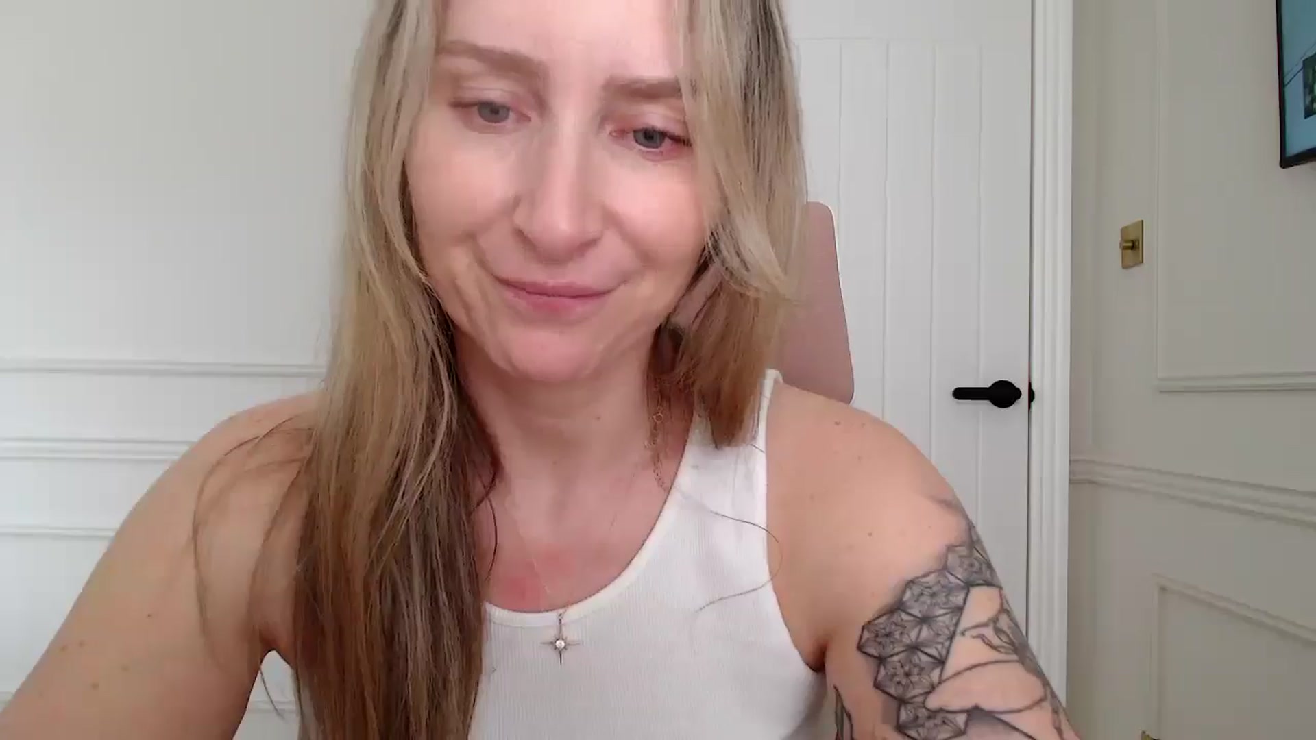 Gallery image thumbnail from Boob_Jiggler's myfreecams stream on, 04/14/2026, 13:51 image 4 of 20