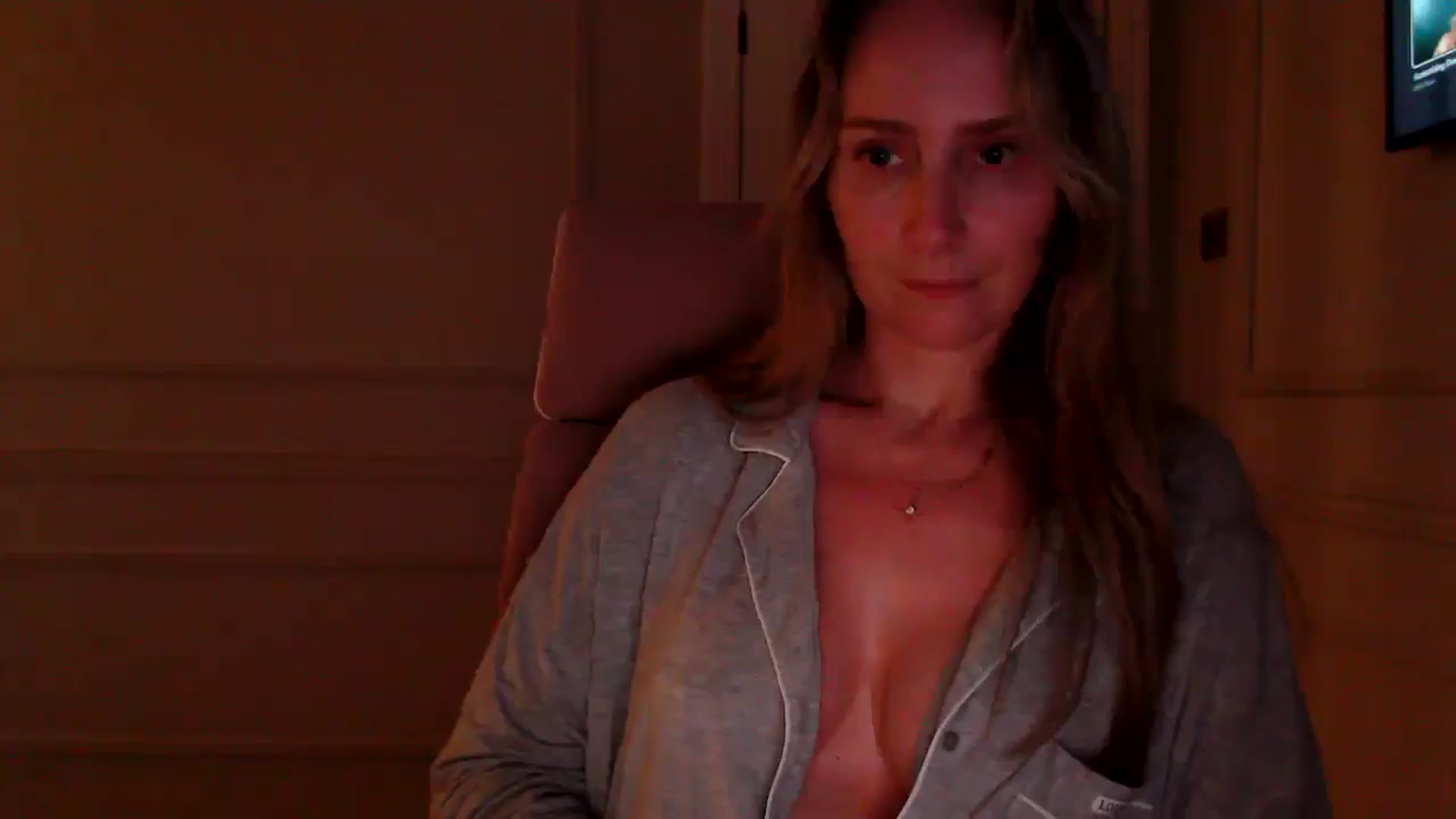 Gallery image thumbnail from Boob_Jiggler's myfreecams stream on, 04/14/2026, 19:20 image 15 of 20