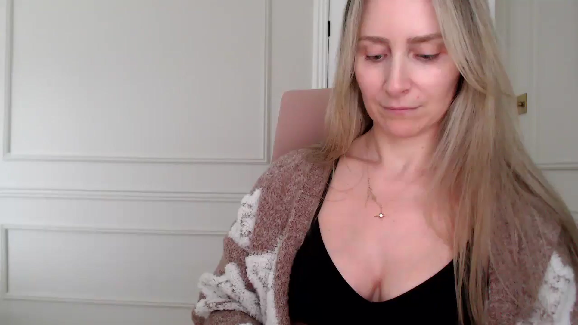 Gallery image thumbnail from Boob_Jiggler's myfreecams stream on, 04/17/2026, 14:04 image 15 of 20
