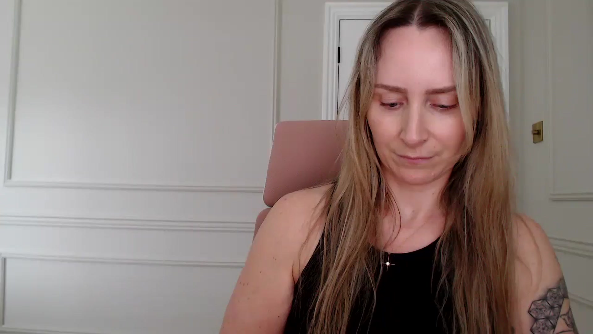 Gallery image thumbnail from Boob_Jiggler's myfreecams stream on, 04/18/2026, 16:13 image 14 of 20