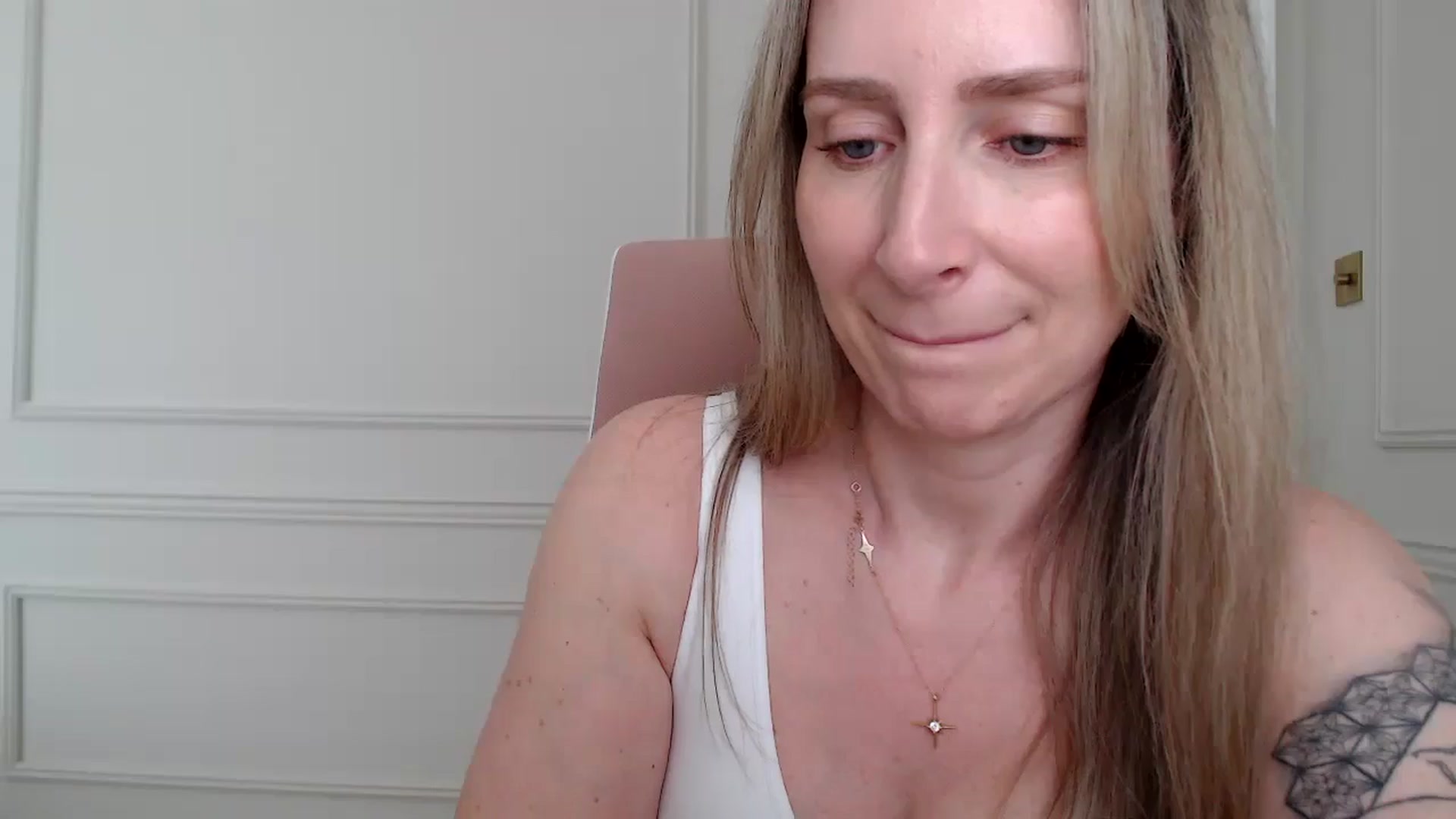 Gallery image thumbnail from Boob_Jiggler's myfreecams stream on, 04/25/2026, 15:24 image 18 of 20