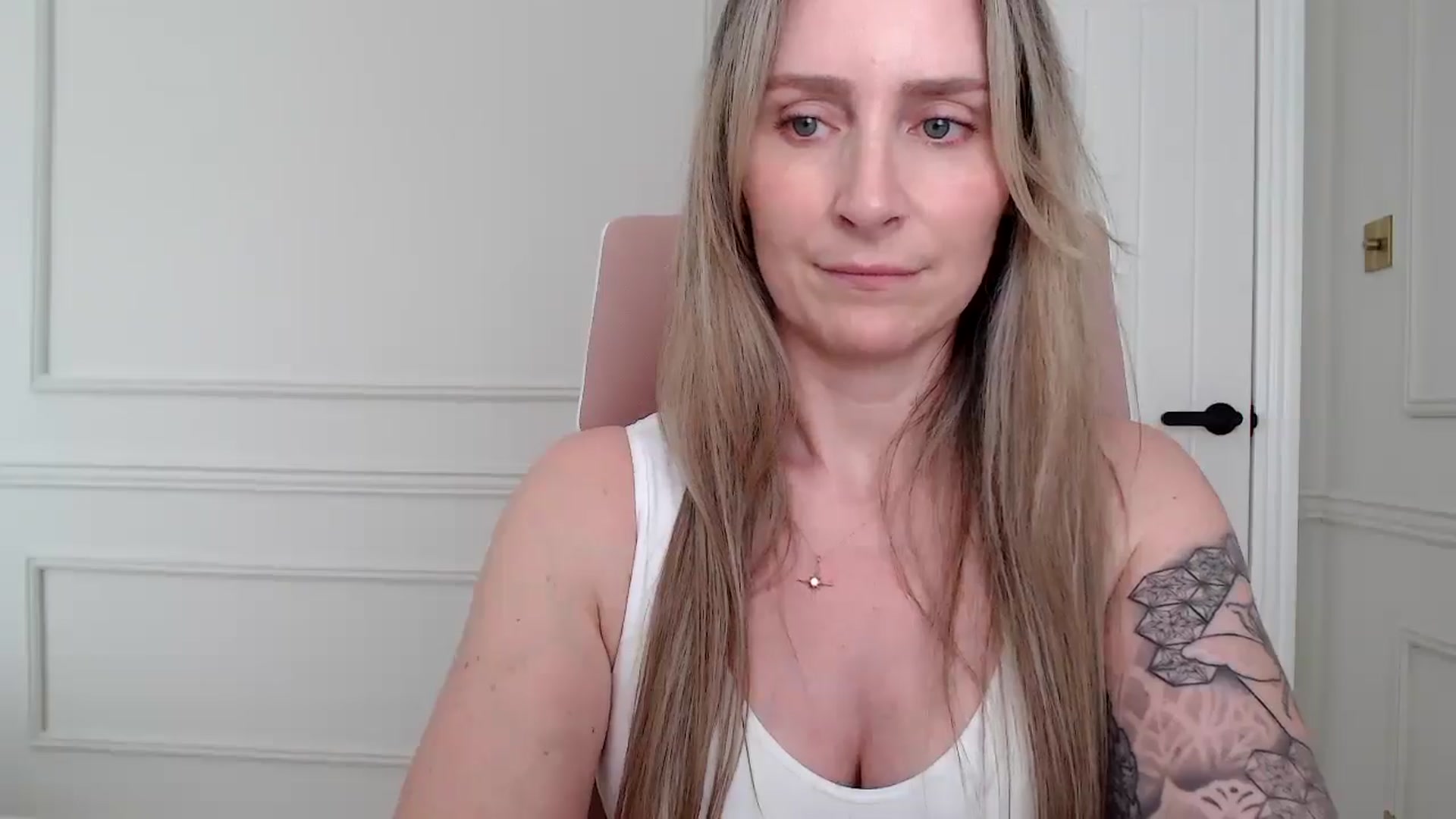 Gallery image thumbnail from Boob_Jiggler's myfreecams stream on, 04/25/2026, 16:37 image 9 of 20