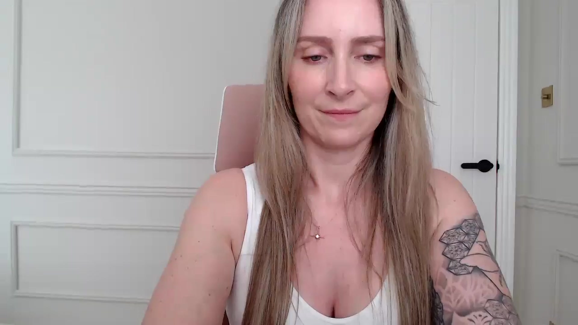 Gallery image thumbnail from Boob_Jiggler's myfreecams stream on, 04/25/2026, 16:37 image 17 of 20
